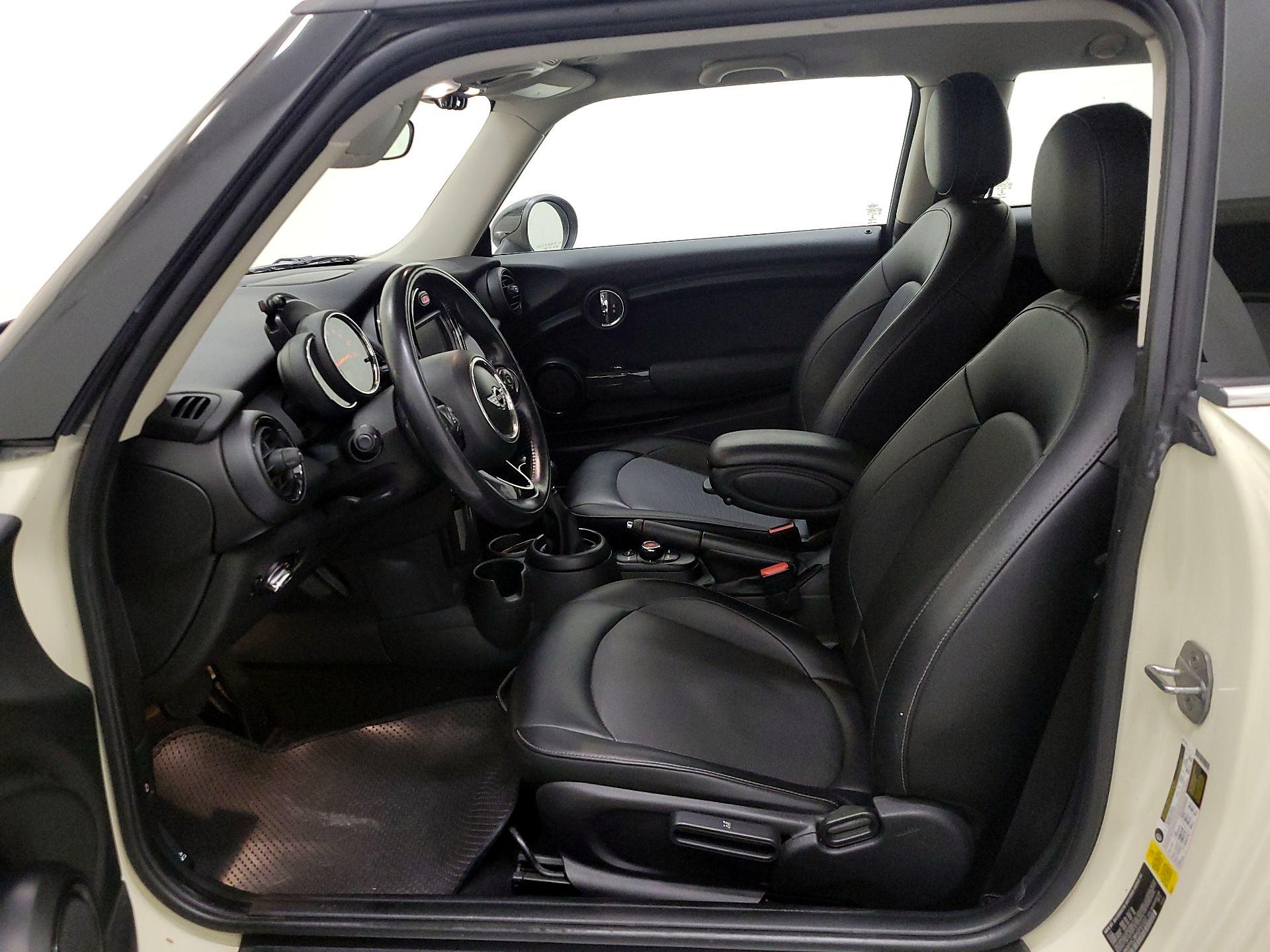 Thumbnail: 2017 MINI Cooper Hardtop - 11