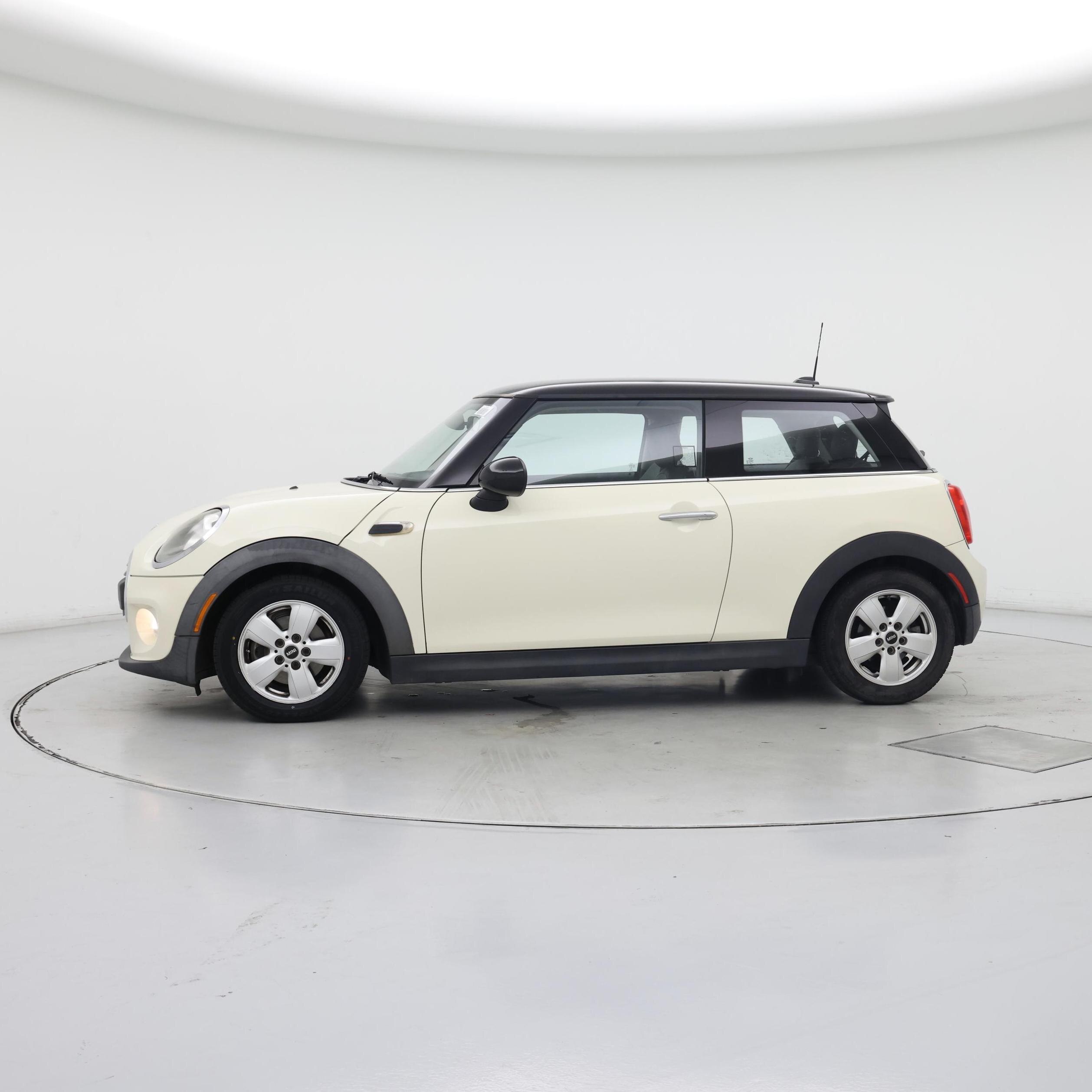 Thumbnail: 2017 MINI Cooper Hardtop - 3