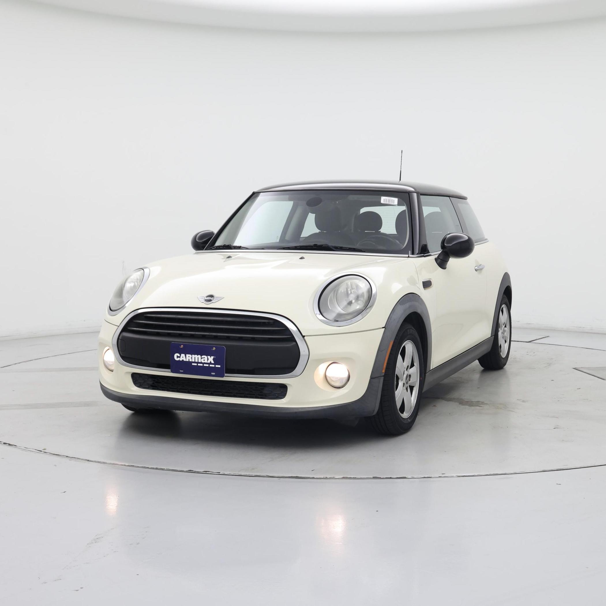 Thumbnail: 2017 MINI Cooper Hardtop - 4