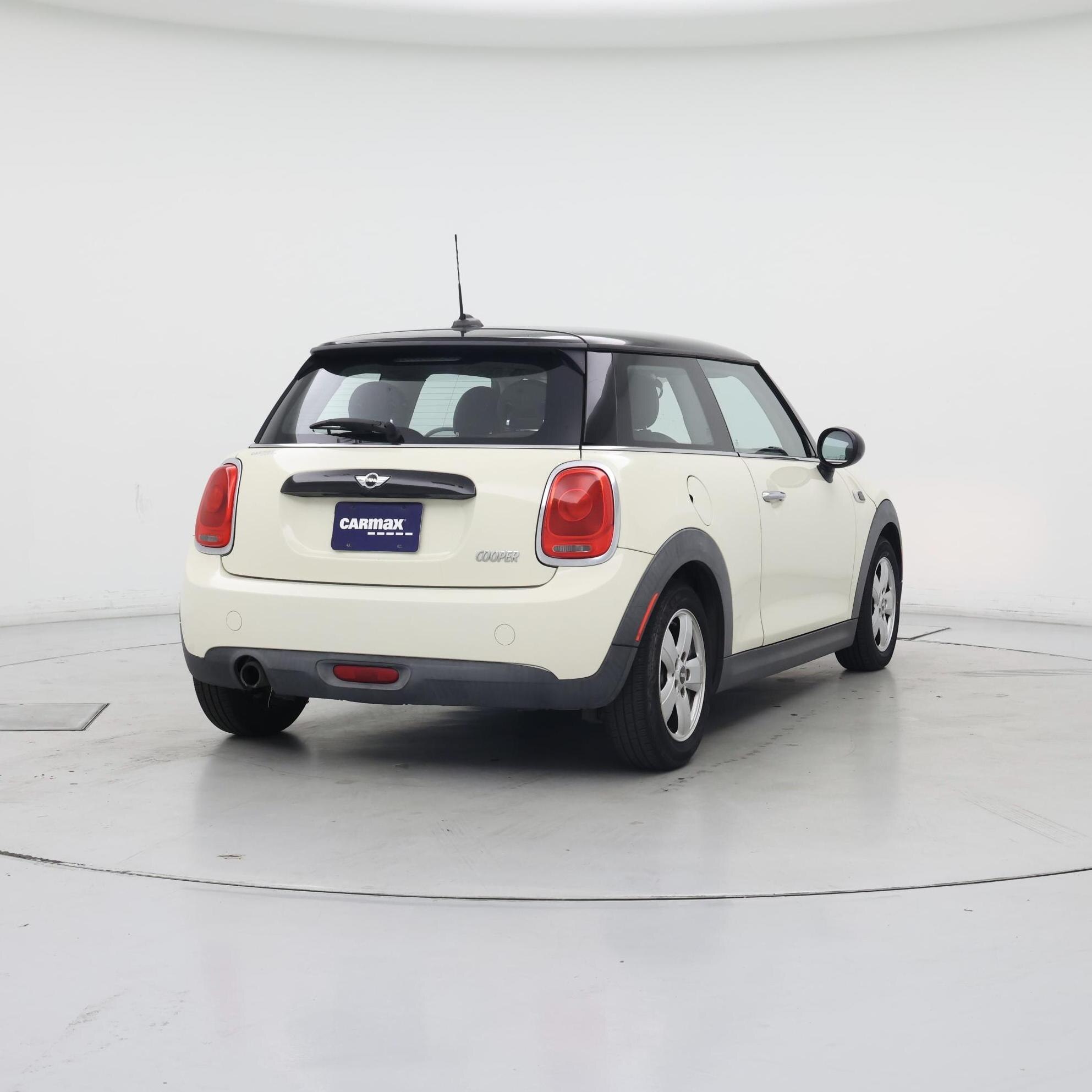 Thumbnail: 2017 MINI Cooper Hardtop - 8