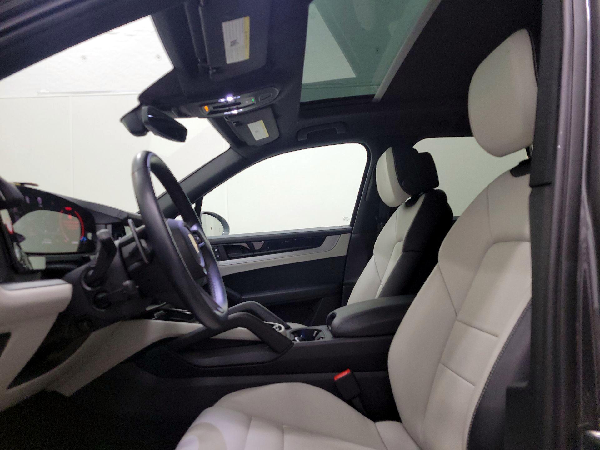 Thumbnail: 2024 Porsche Cayenne - 19