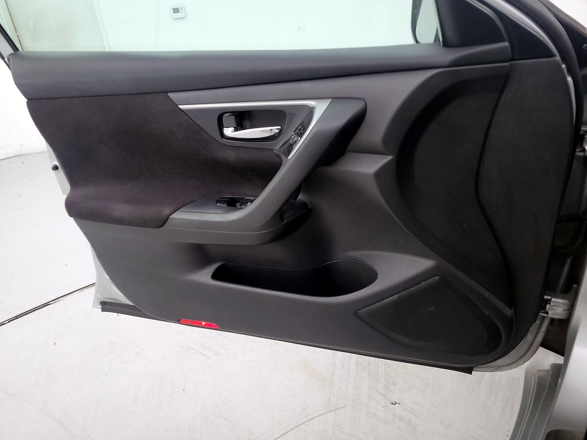 Thumbnail: 2013 Nissan Altima - 12