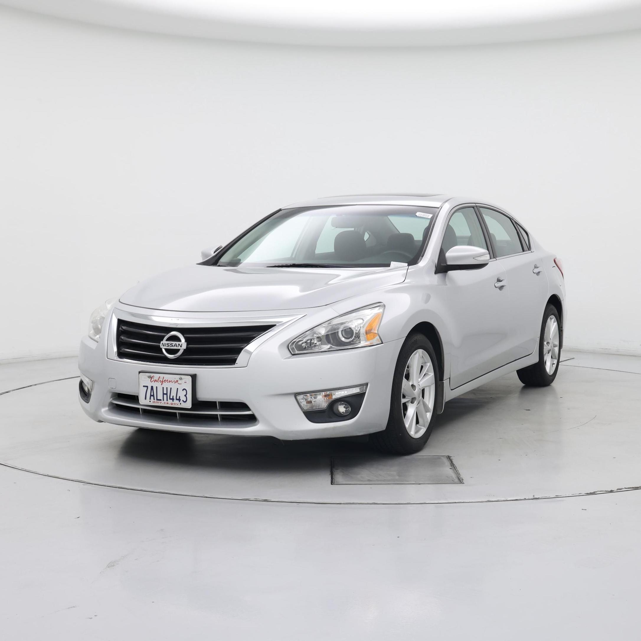 Thumbnail: 2013 Nissan Altima - 4