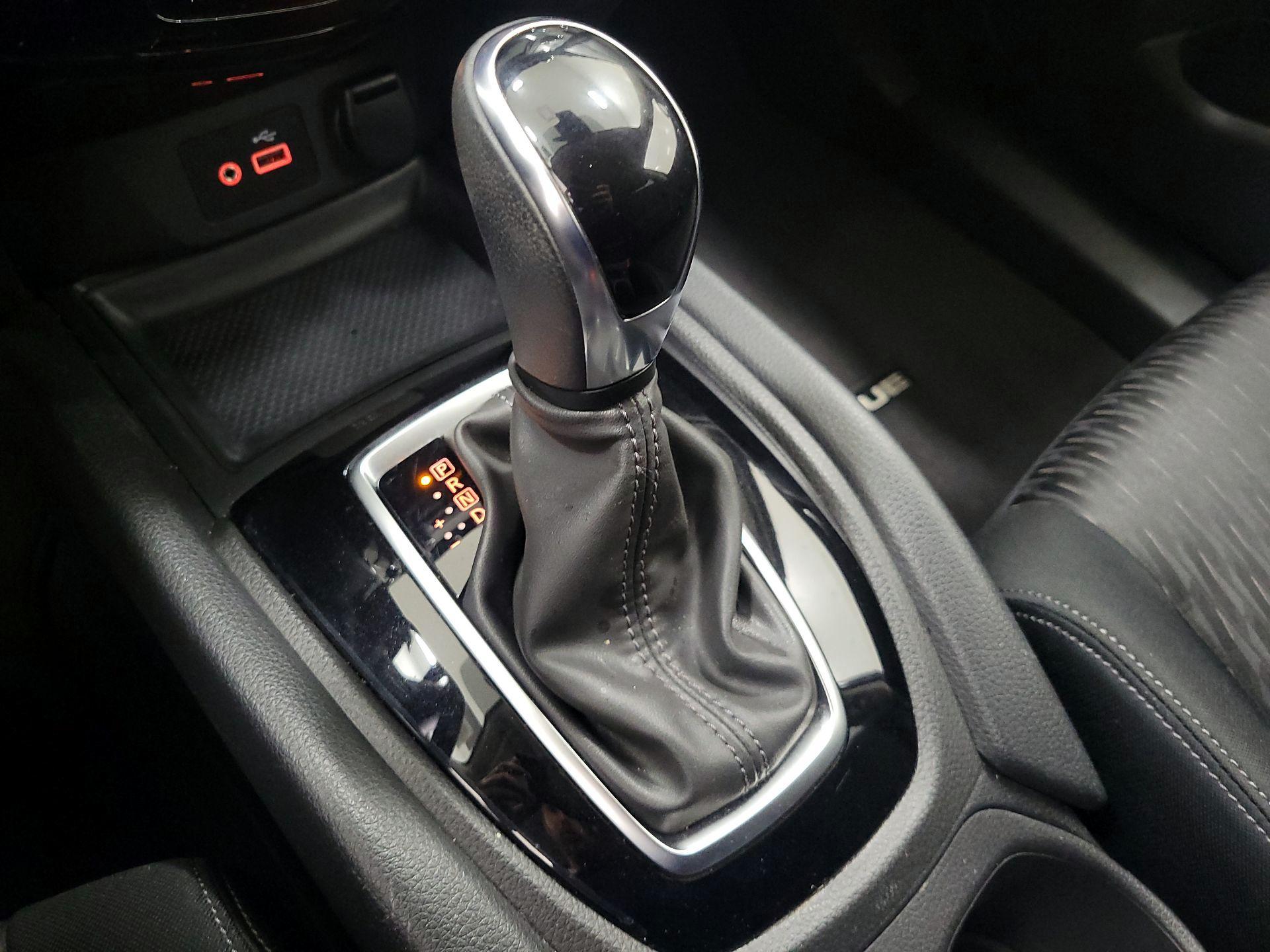 Thumbnail: 2019 Nissan Rogue - 17