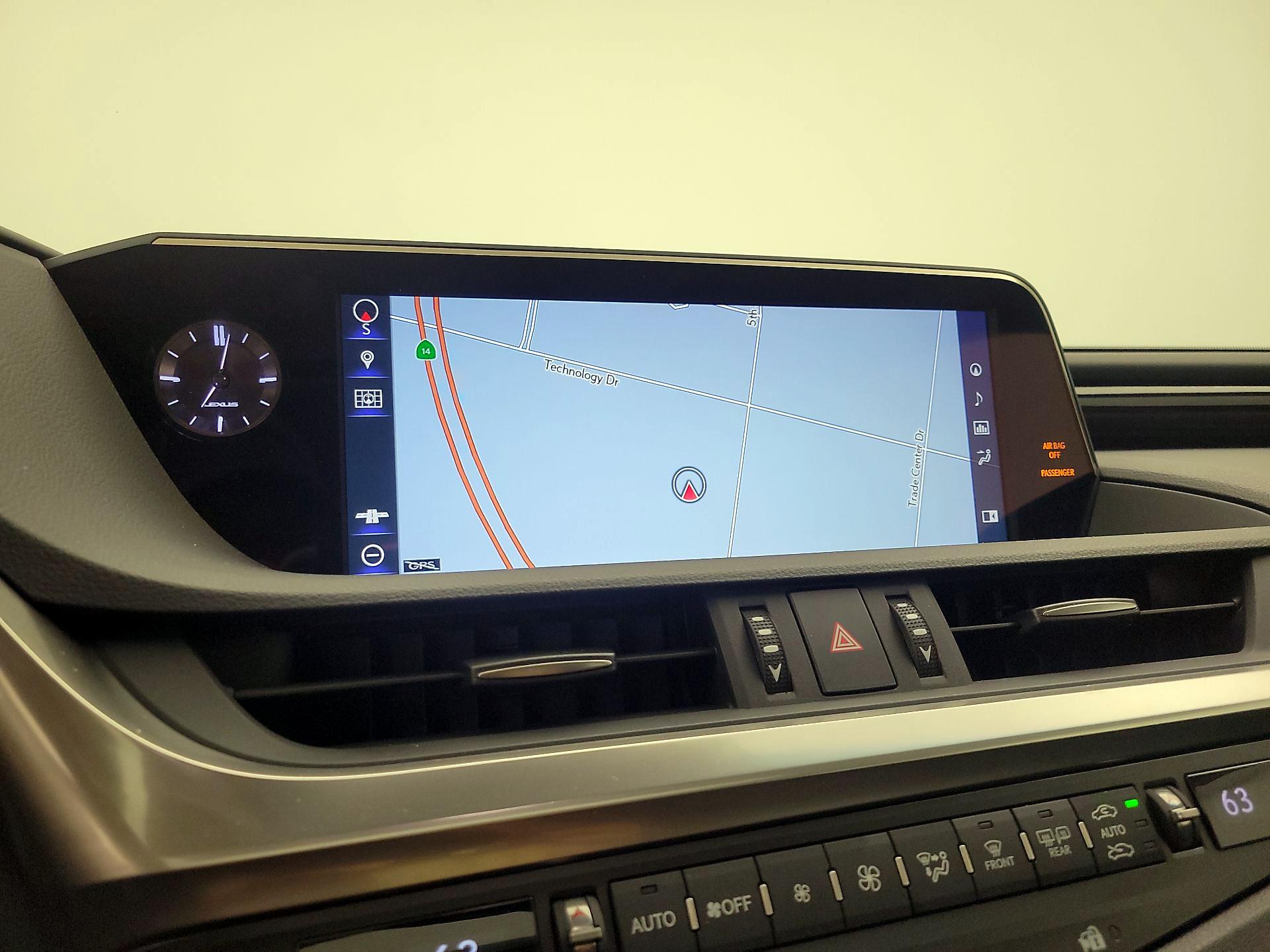 Thumbnail: 2019 Lexus ES - 14