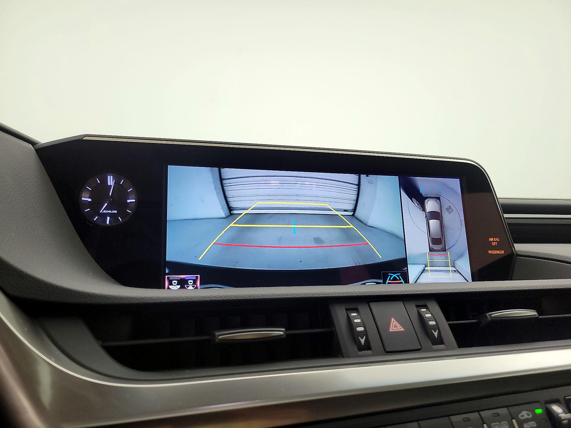 Thumbnail: 2019 Lexus ES - 15
