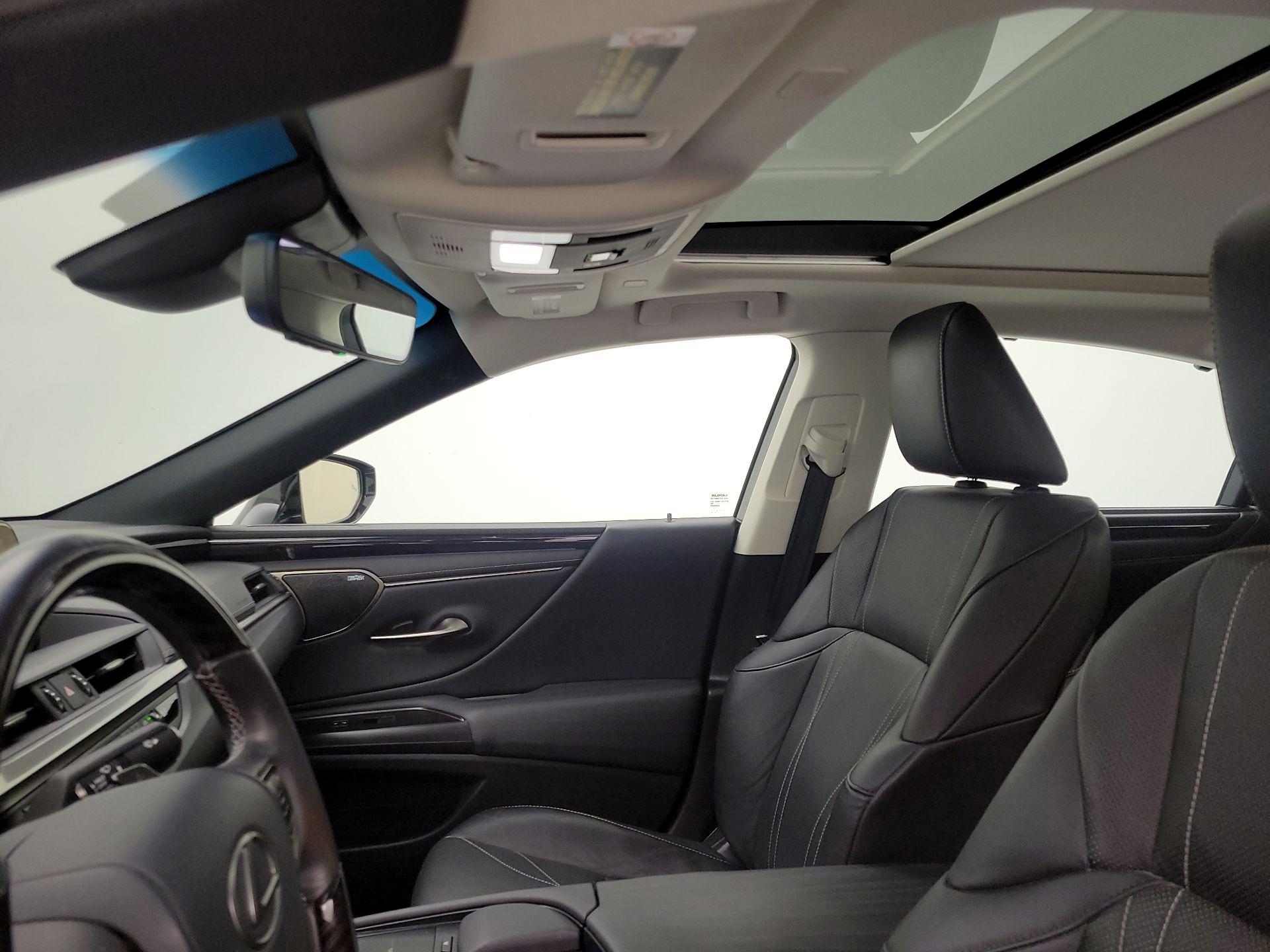 Thumbnail: 2019 Lexus ES - 20