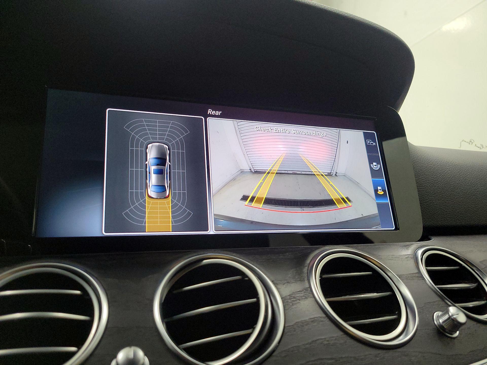 Thumbnail: 2017 Mercedes-Benz E-Class - 15