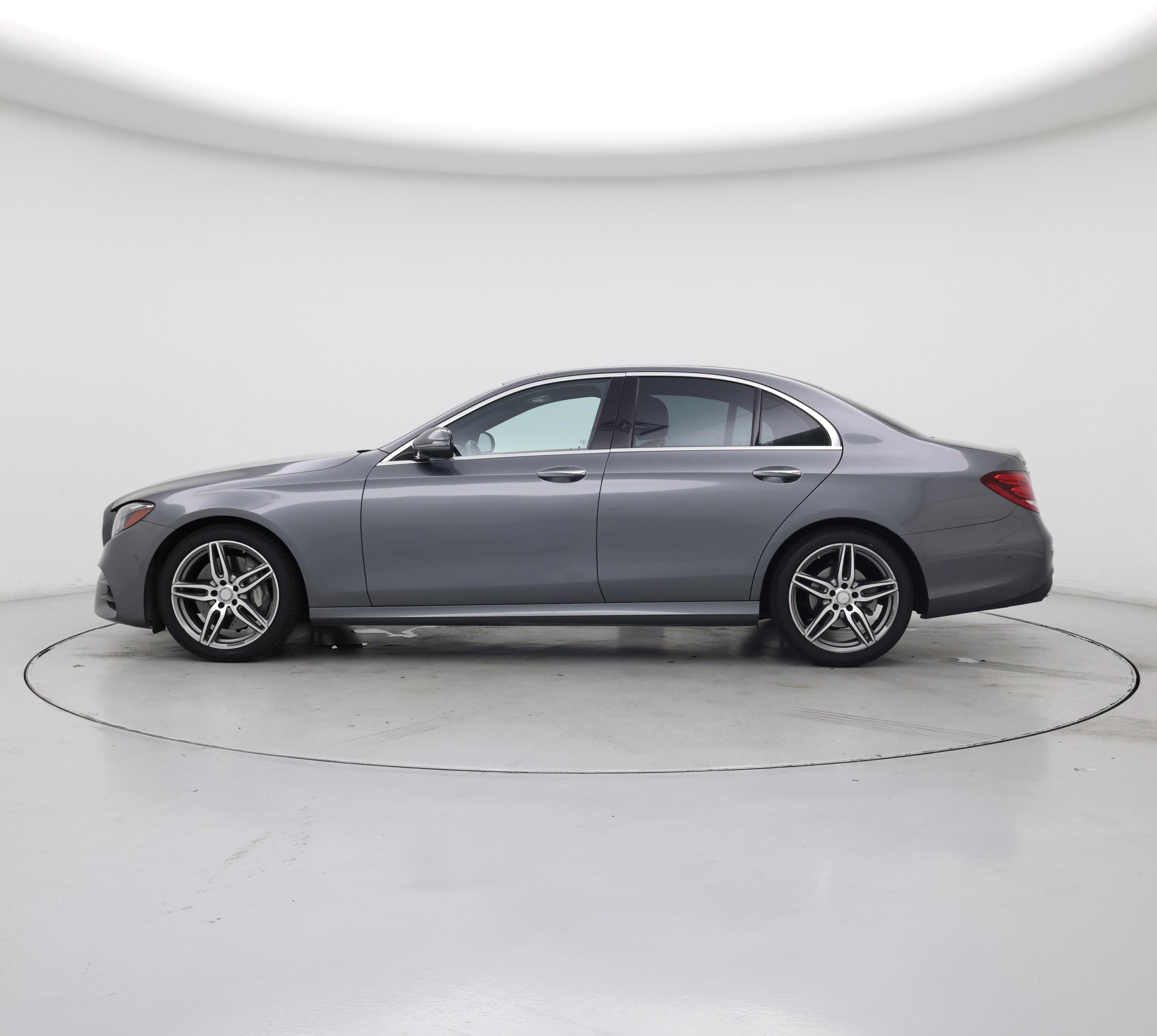 Thumbnail: 2017 Mercedes-Benz E-Class - 3