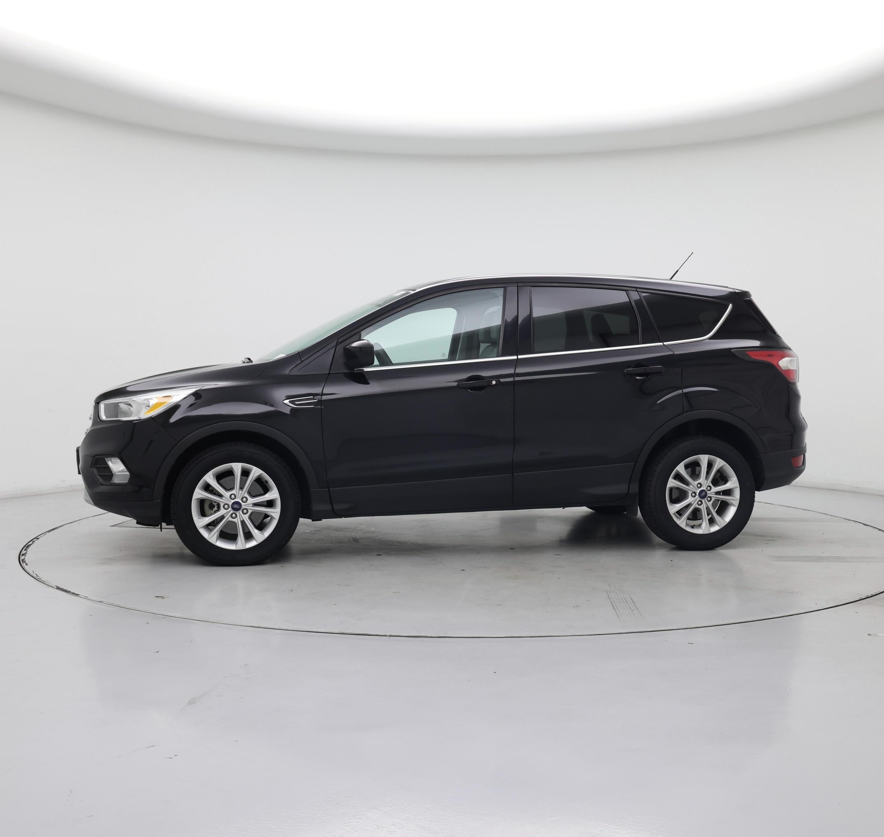 Thumbnail: 2017 Ford Escape - 3