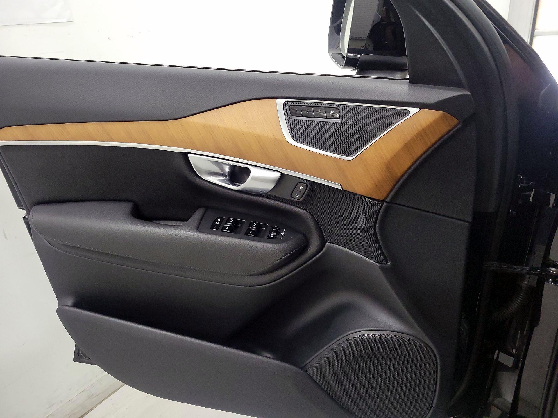 Thumbnail: 2021 Volvo XC90 - 12