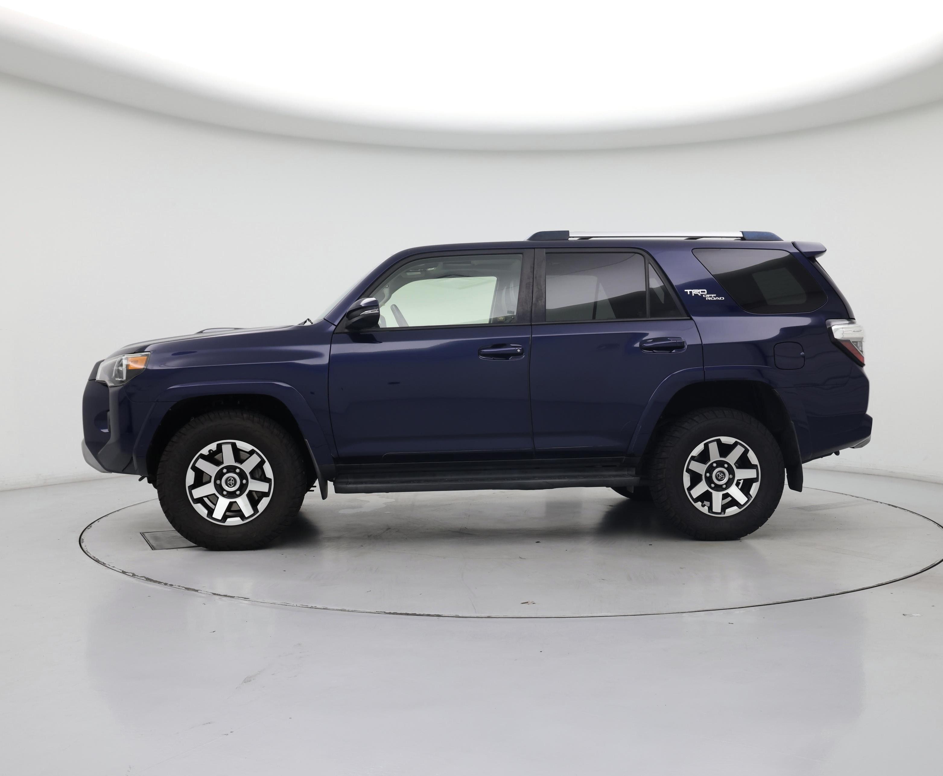 Thumbnail: 2017 Toyota 4Runner - 3
