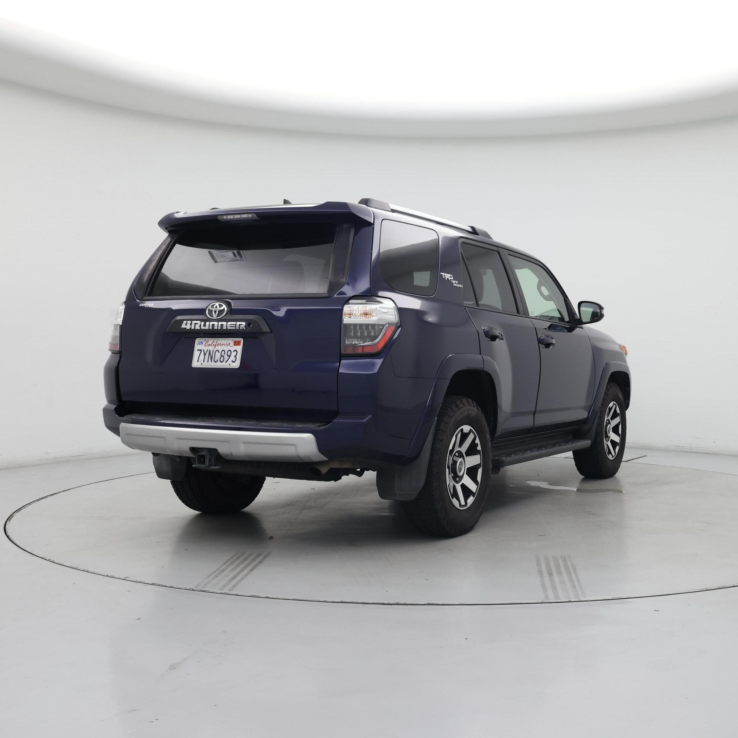 Thumbnail: 2017 Toyota 4Runner - 8