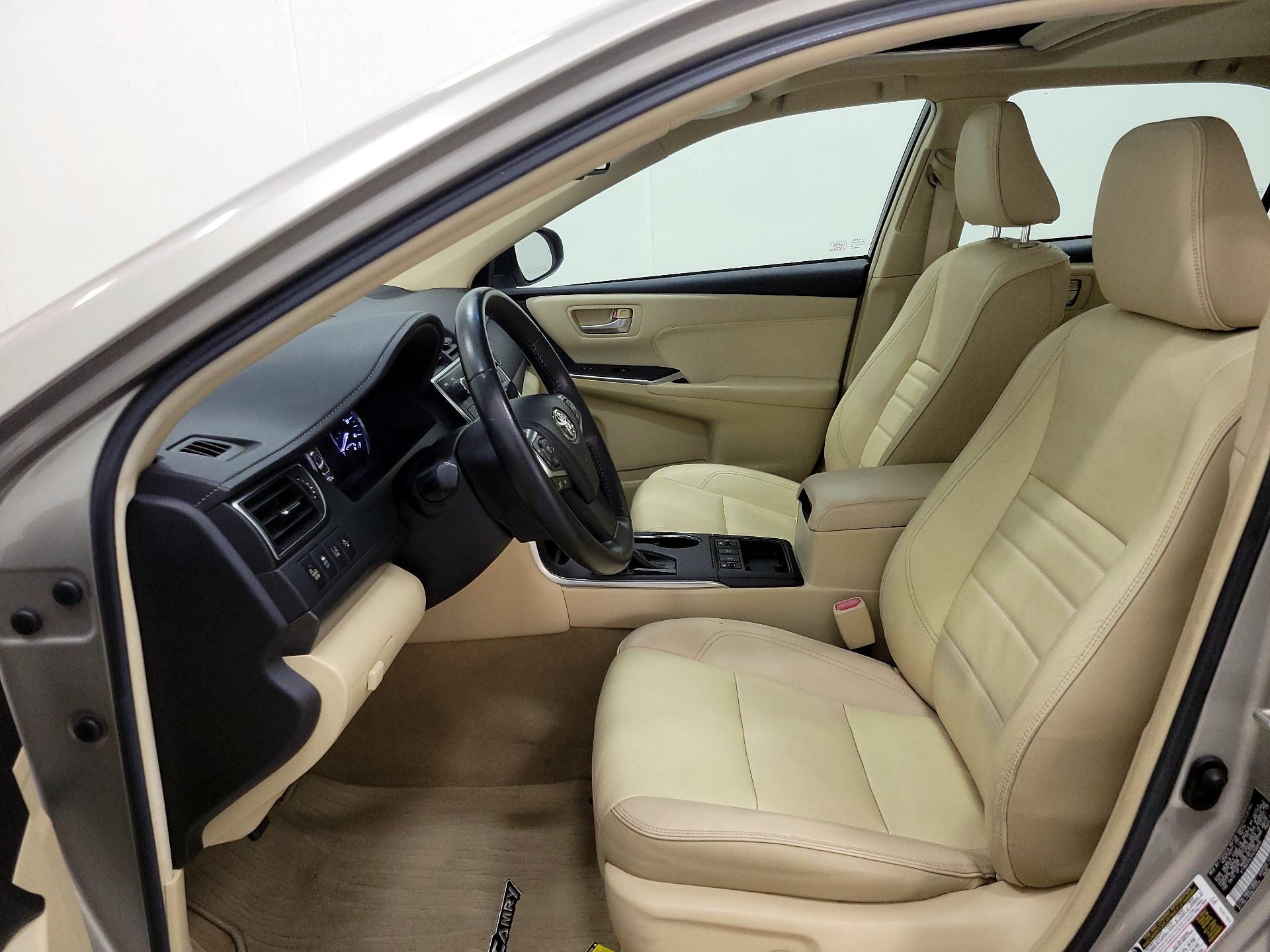 Thumbnail: 2015 Toyota Camry - 11