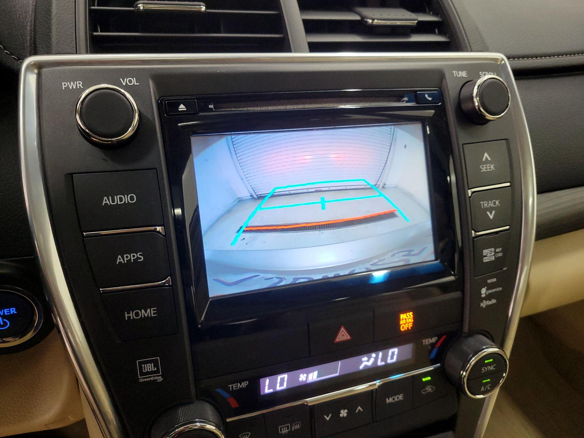 Thumbnail: 2015 Toyota Camry - 14