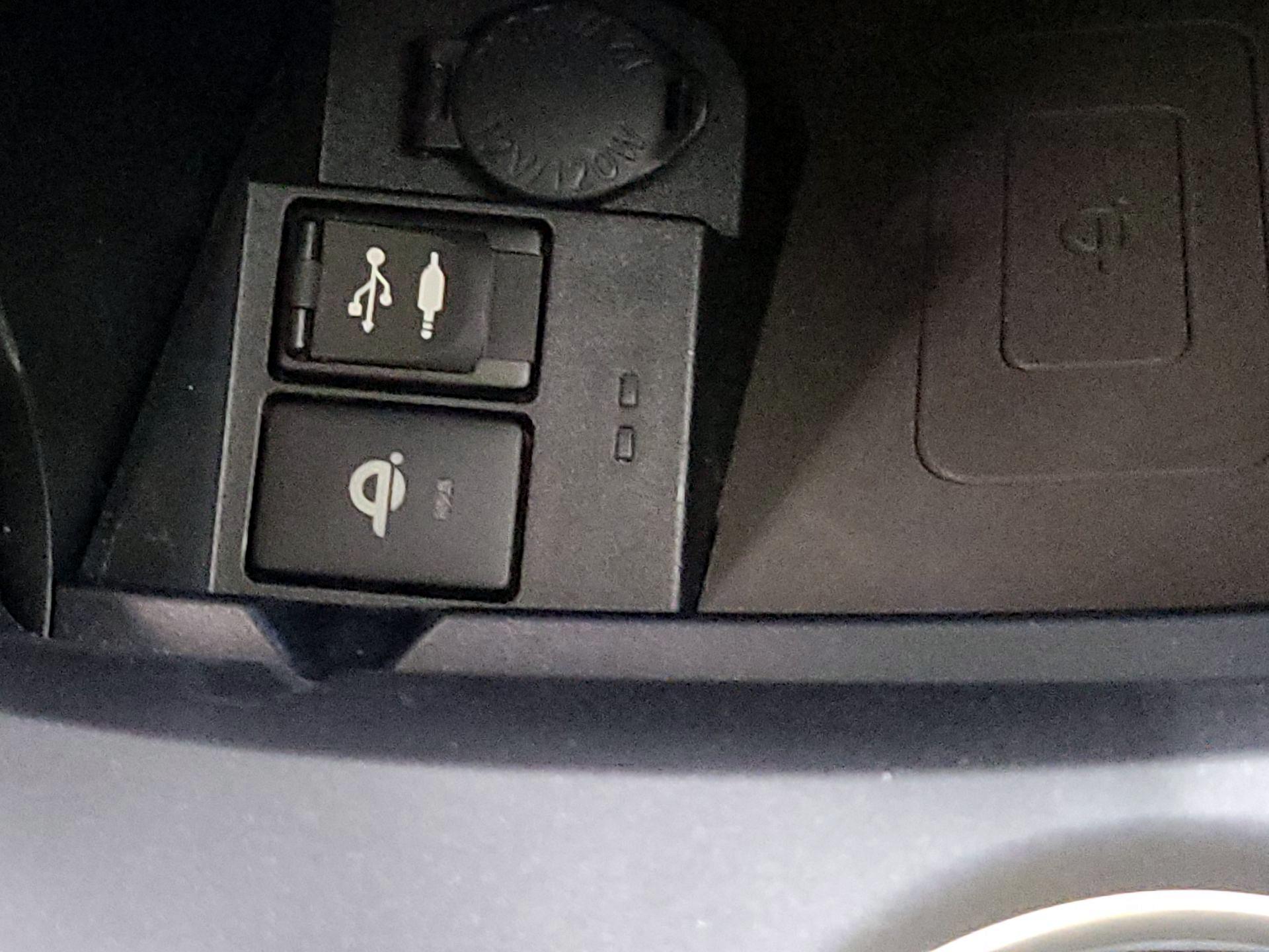 Thumbnail: 2015 Toyota Camry - 18