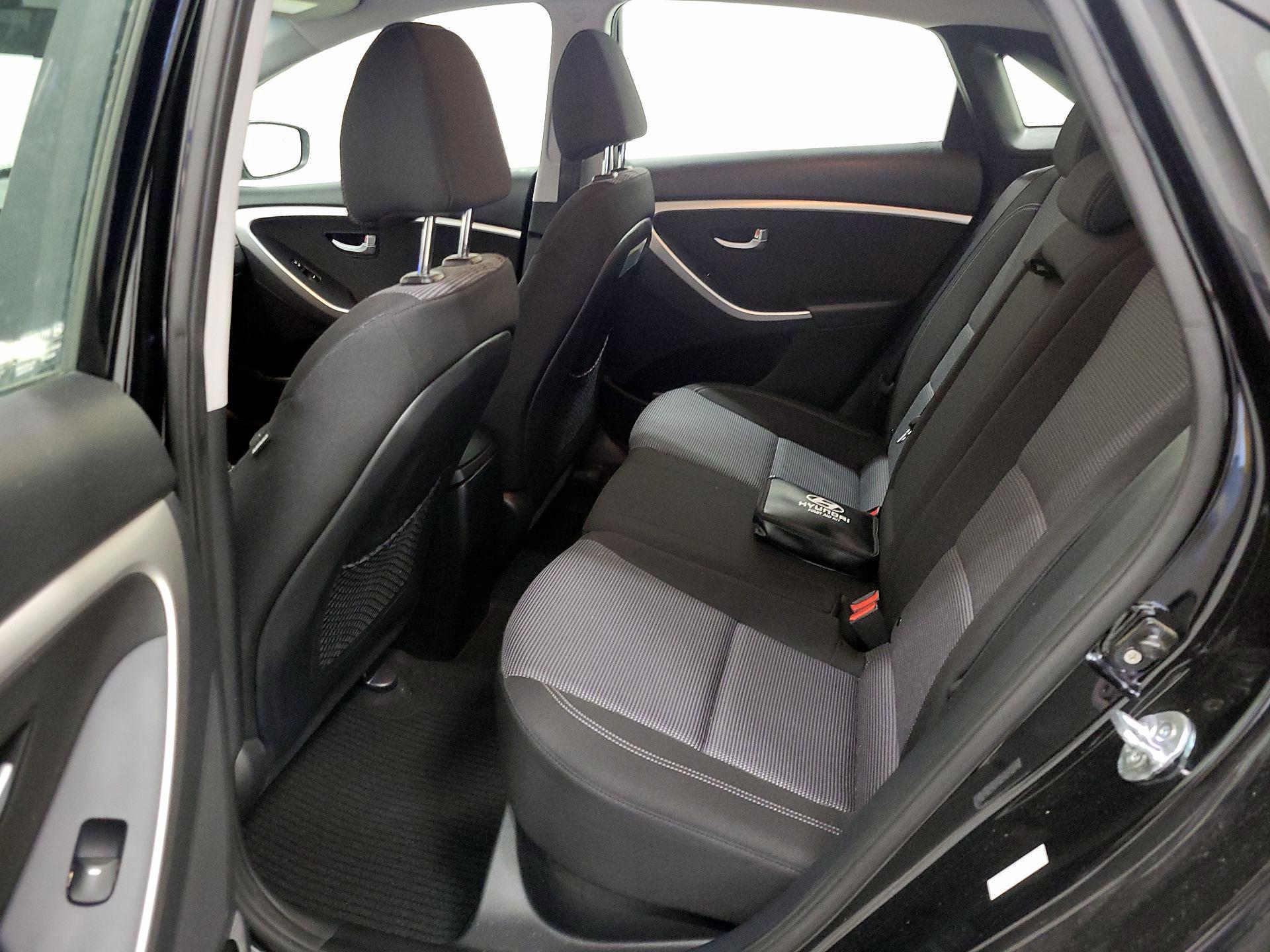 Thumbnail: 2016 Hyundai Elantra - 18