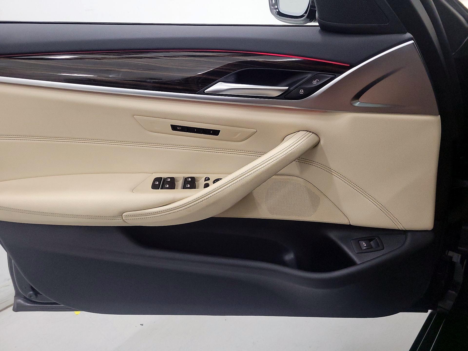 Thumbnail: 2022 BMW 5 Series - 12