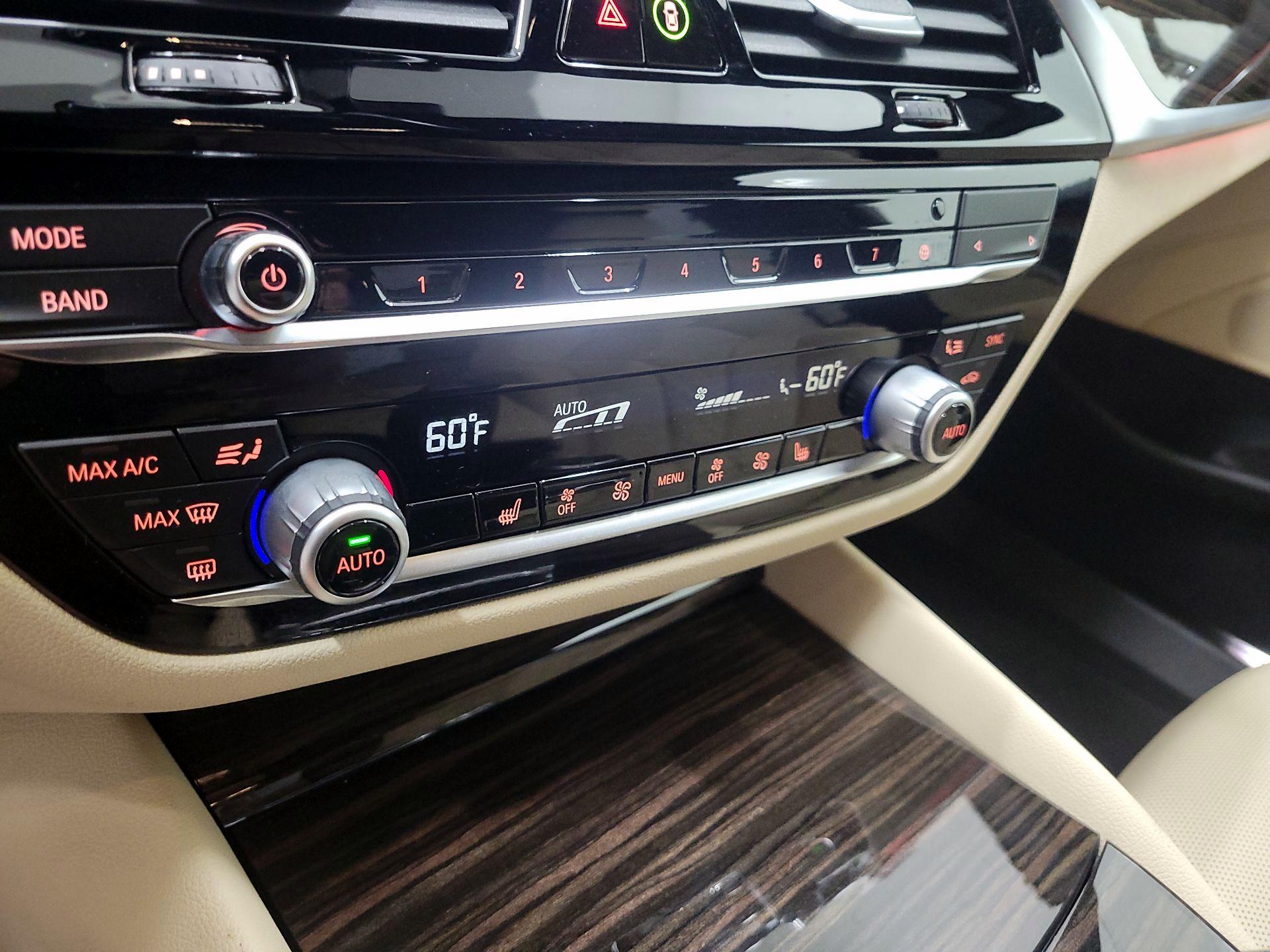 Thumbnail: 2022 BMW 5 Series - 17
