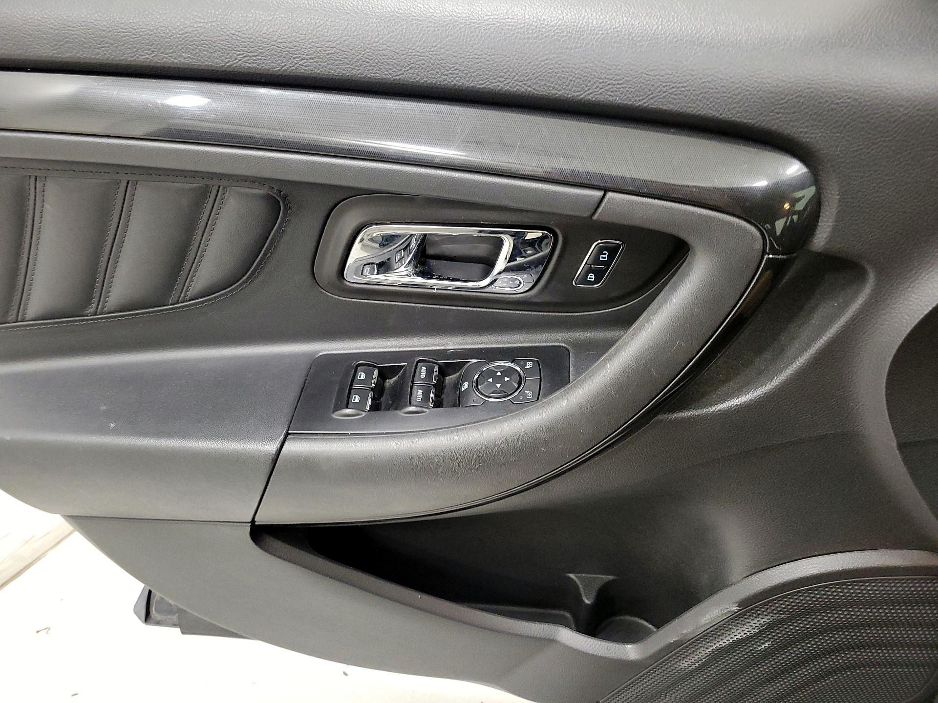 Thumbnail: 2014 Ford Taurus - 12
