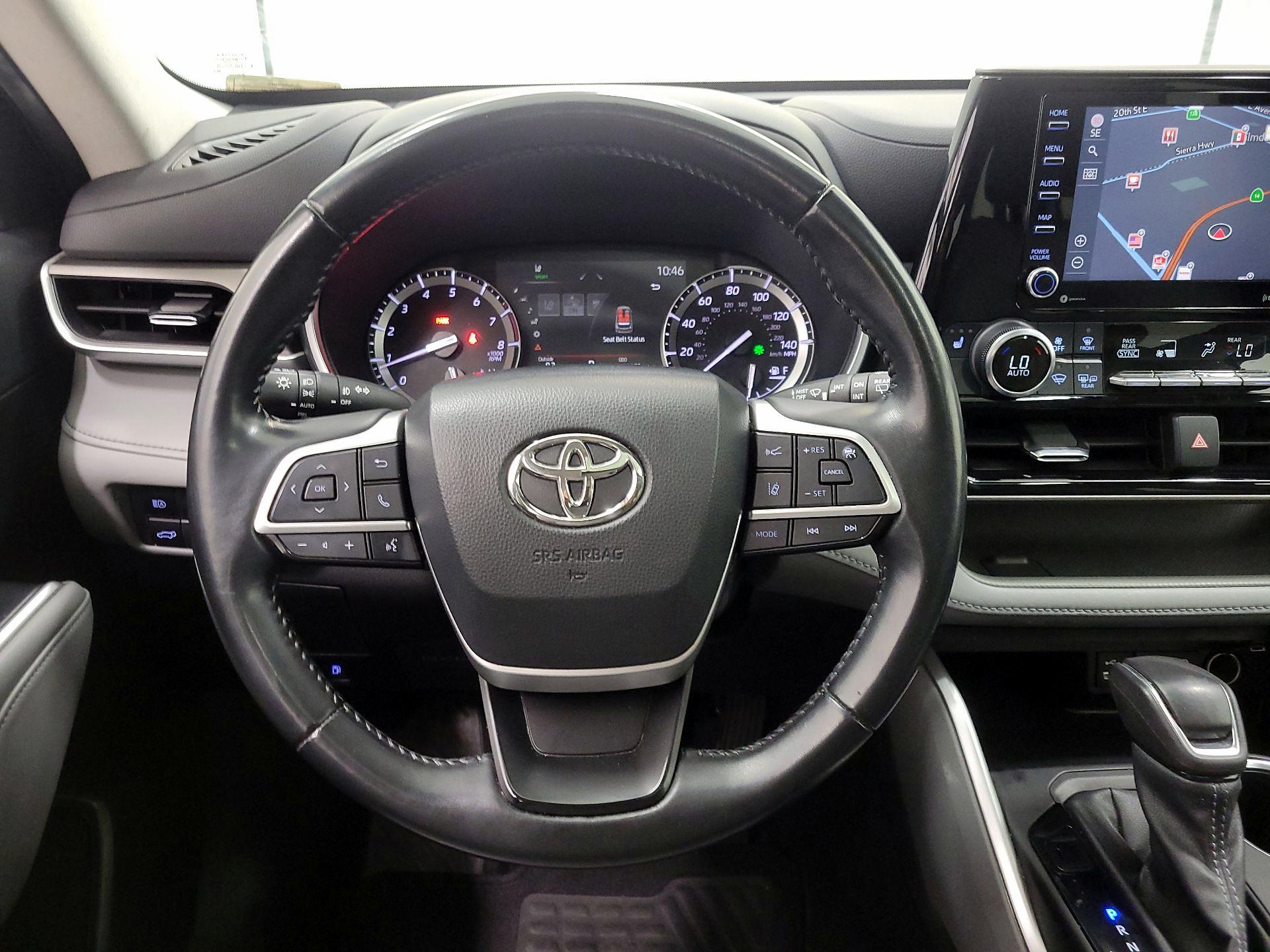 Thumbnail: 2022 Toyota Highlander - 10