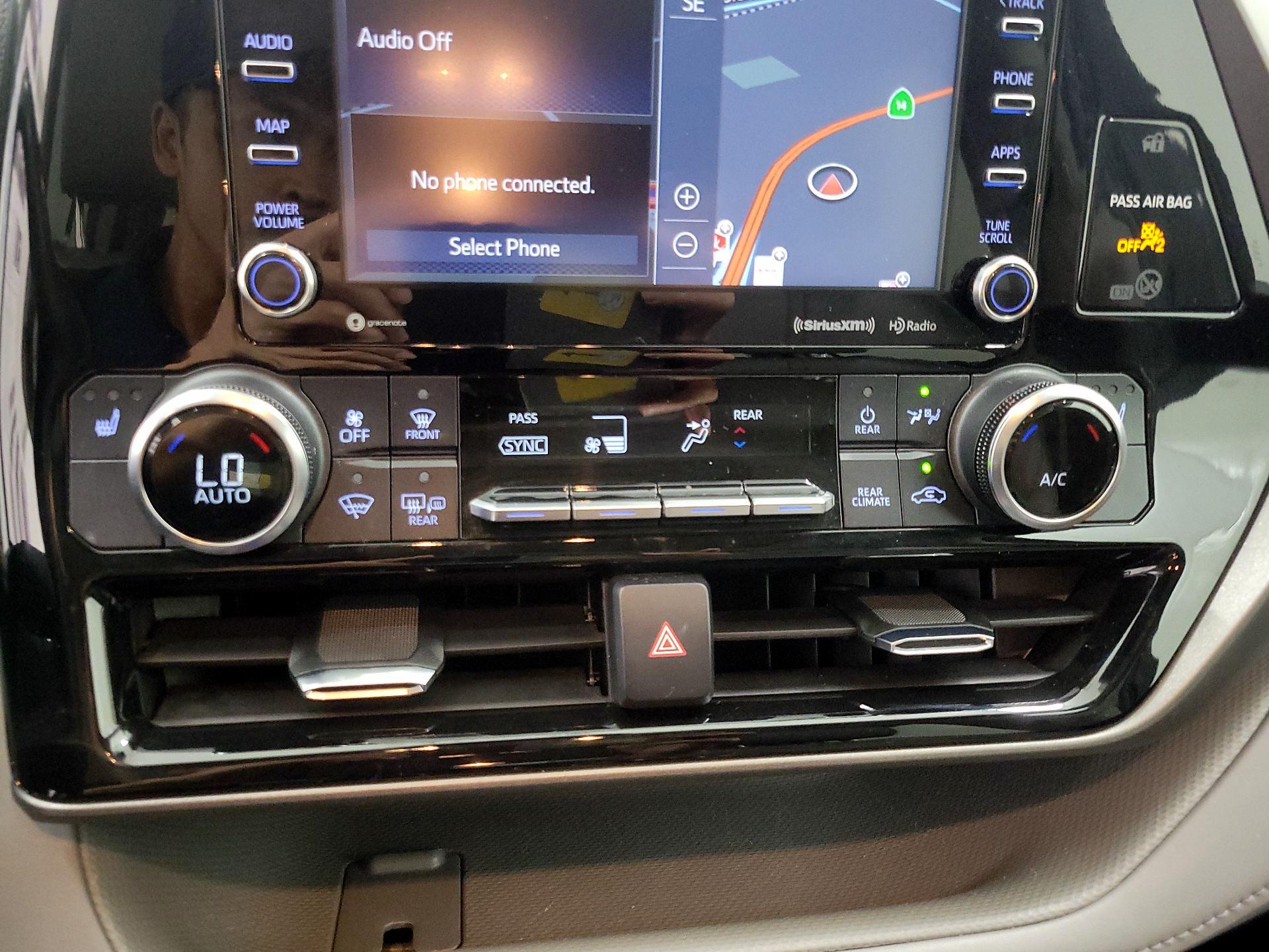 Thumbnail: 2022 Toyota Highlander - 17