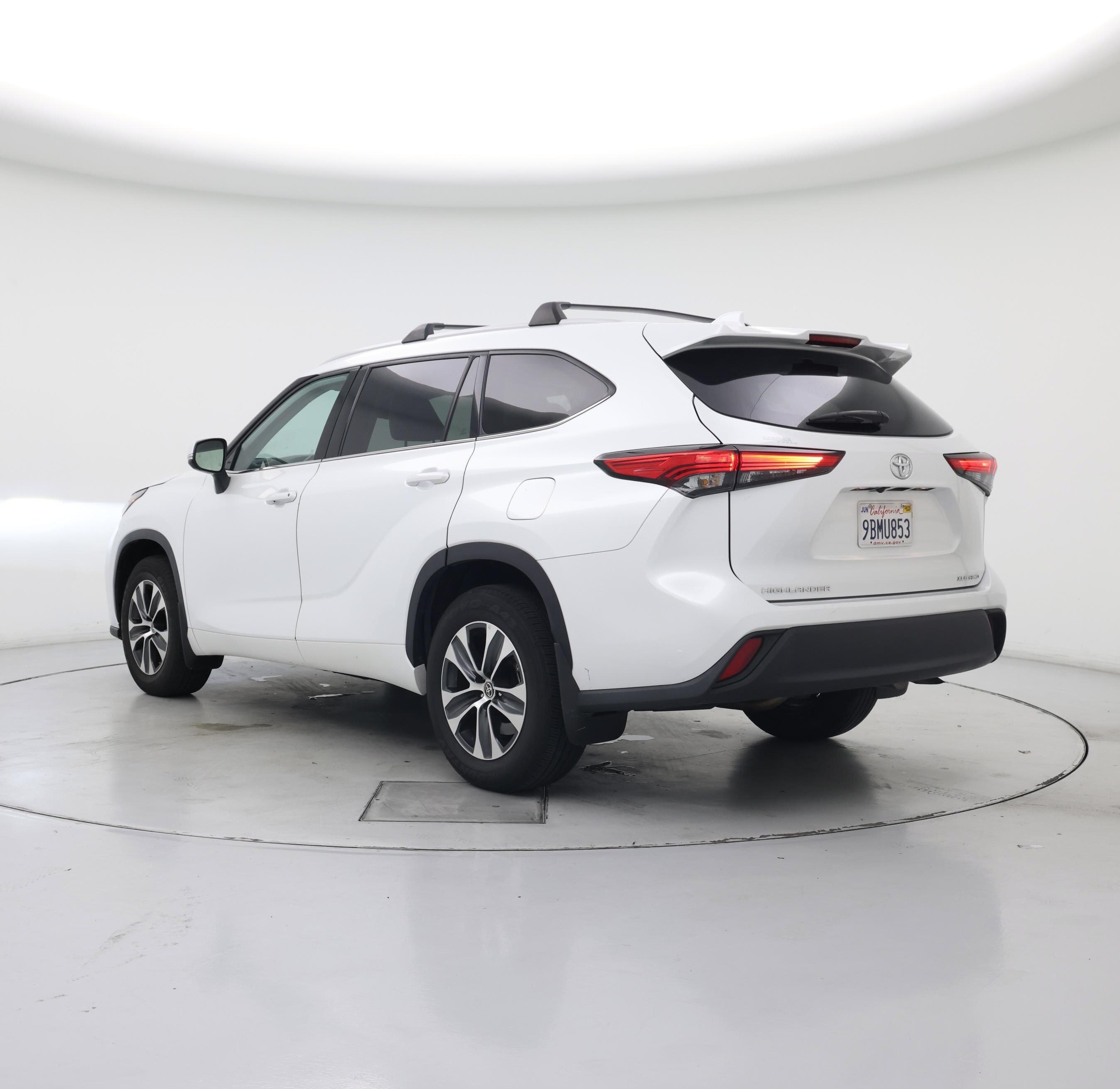 Thumbnail: 2022 Toyota Highlander - 2