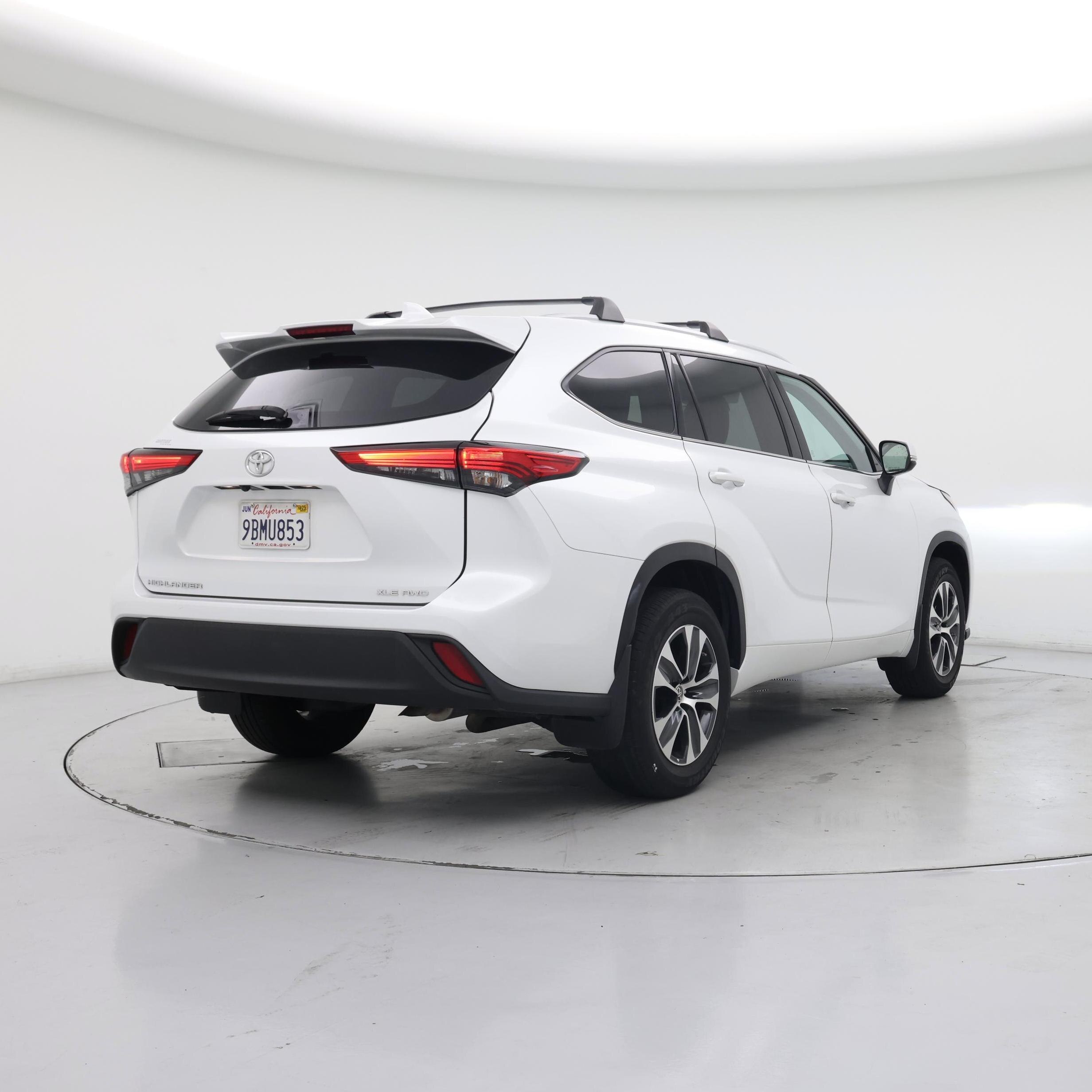 Thumbnail: 2022 Toyota Highlander - 8