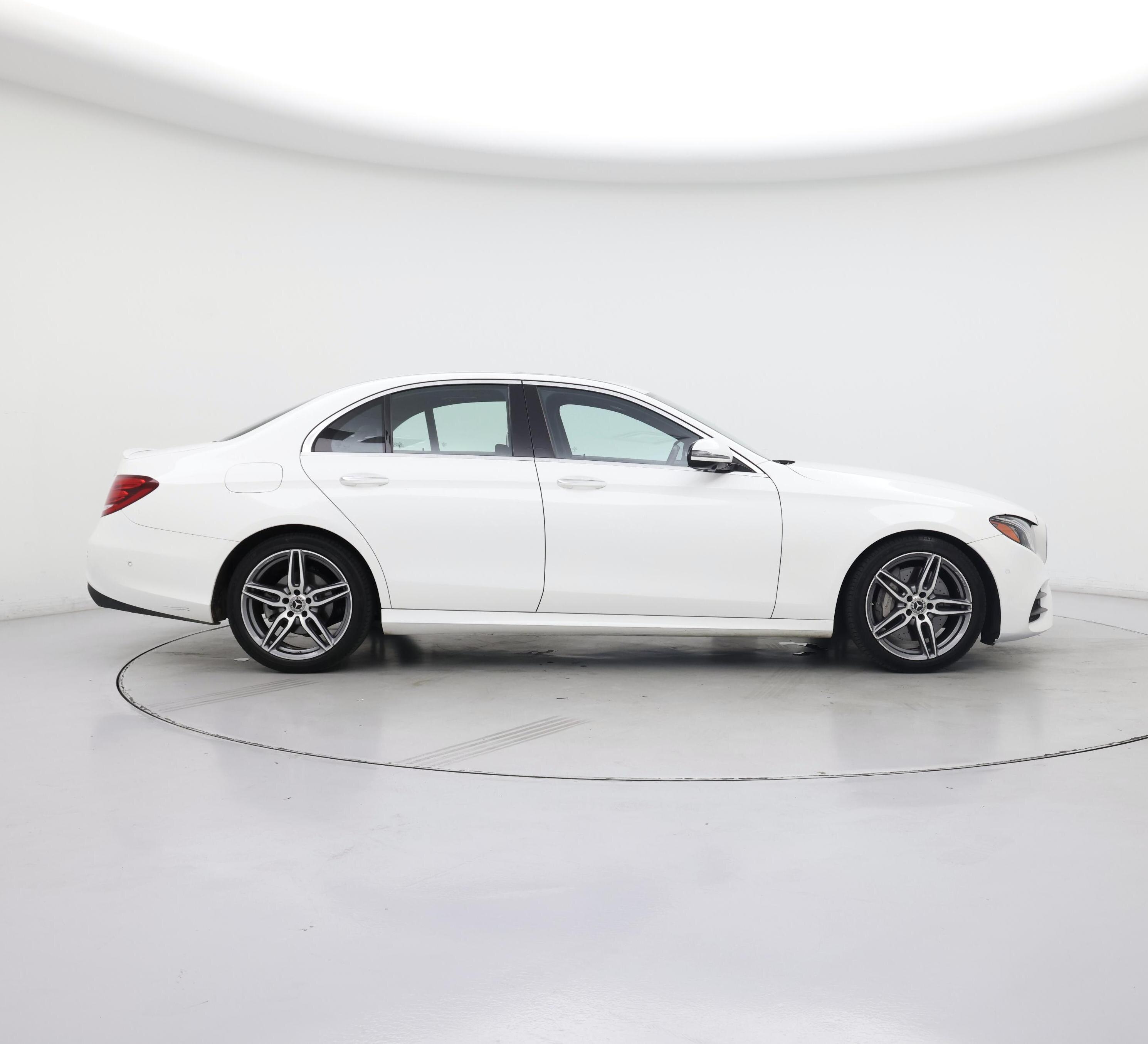 Thumbnail: 2019 Mercedes-Benz E-Class - 7