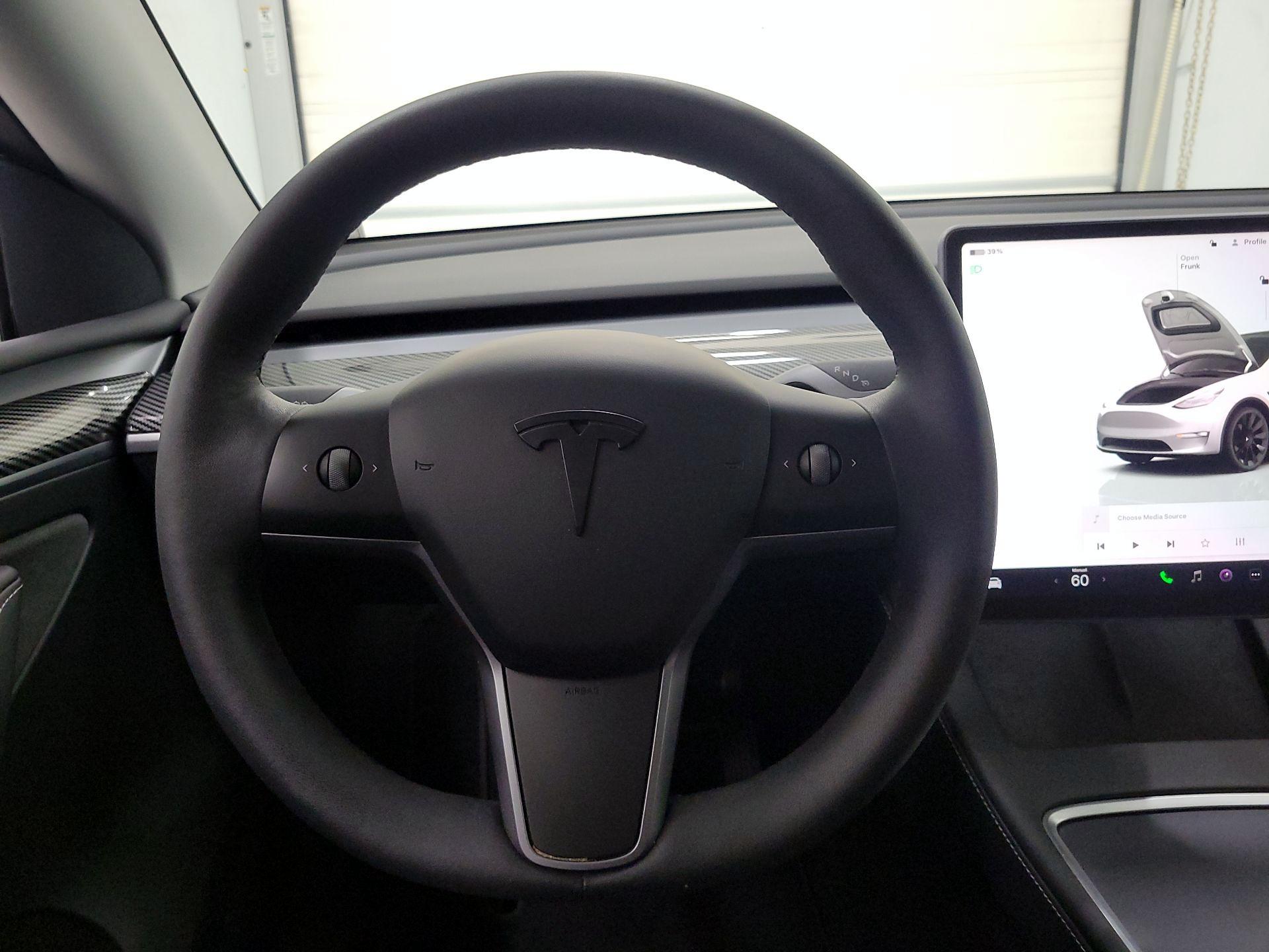 Thumbnail: 2023 Tesla Model Y - 10