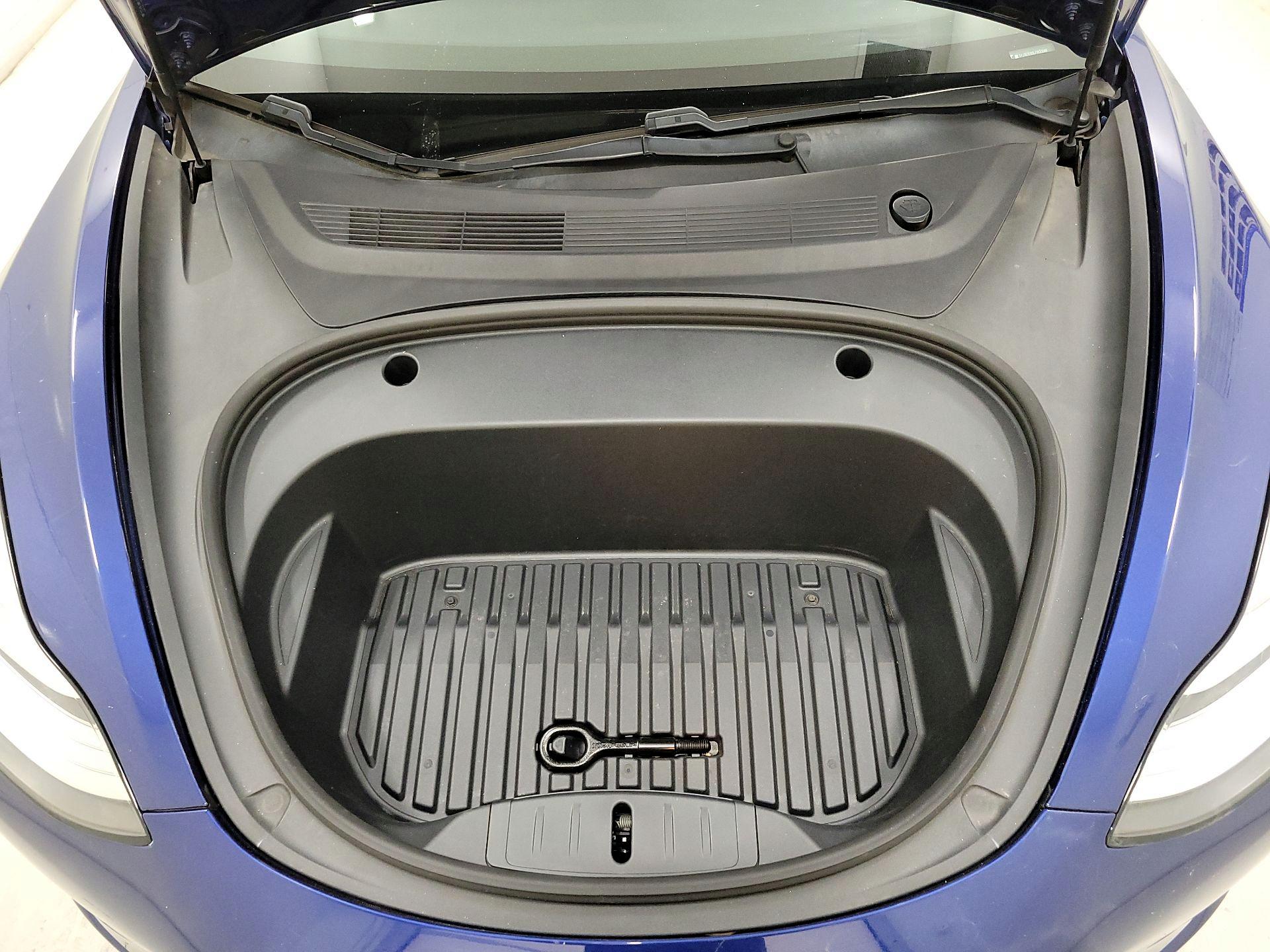 Thumbnail: 2020 Tesla Model 3 - 20