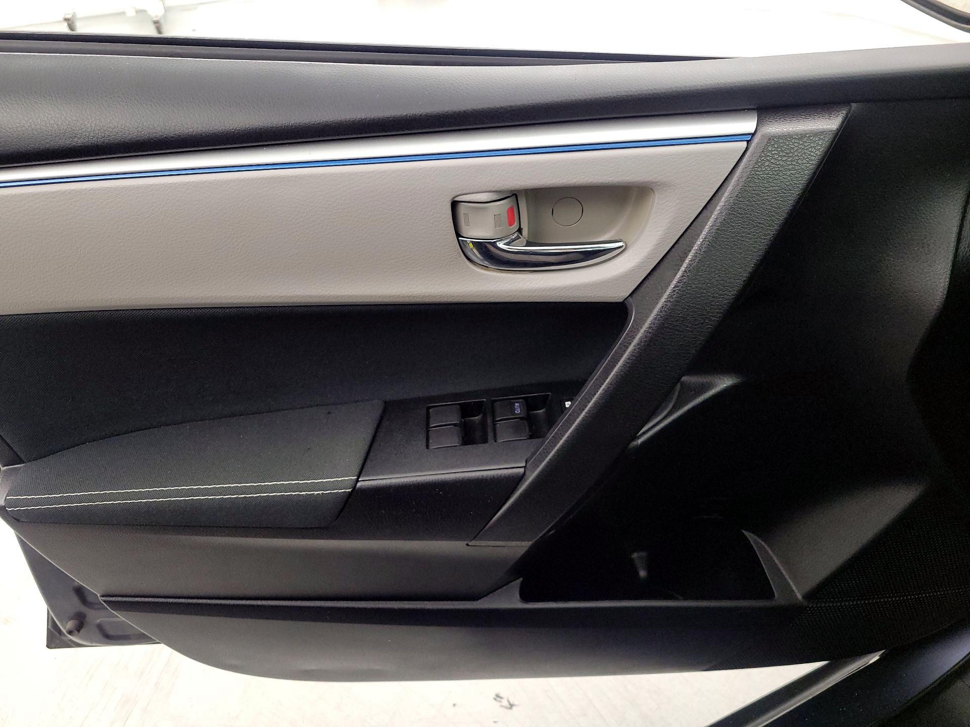Thumbnail: 2016 Toyota Corolla - 12