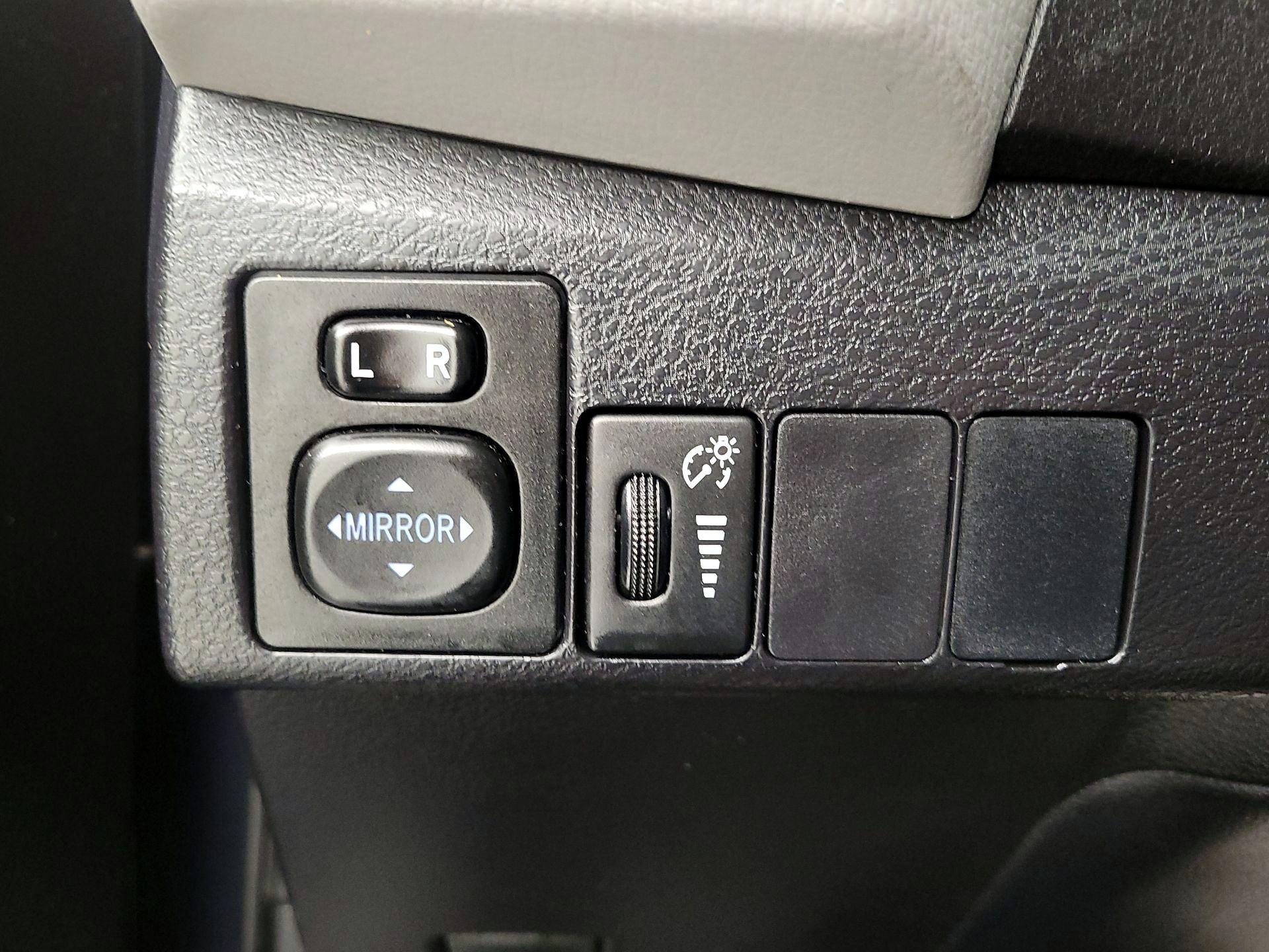 Thumbnail: 2016 Toyota Corolla - 13