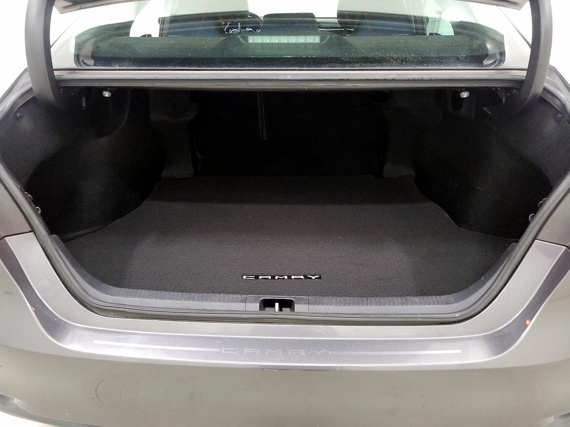 Thumbnail: 2019 Toyota Camry - 20