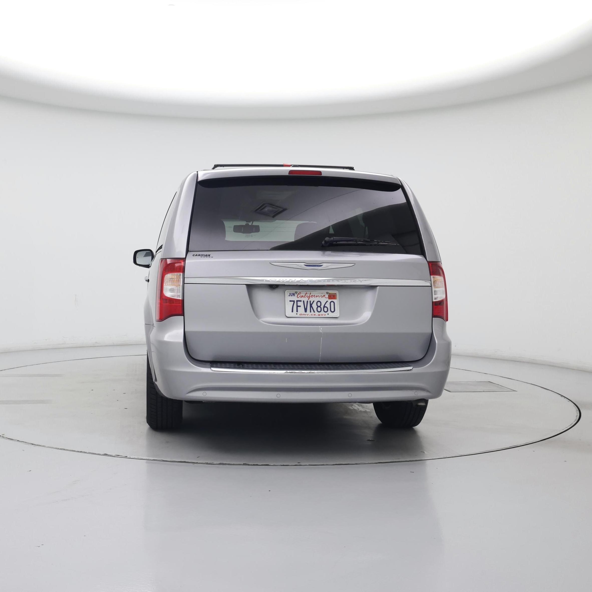 Thumbnail: 2014 Chrysler Town & Country - 6