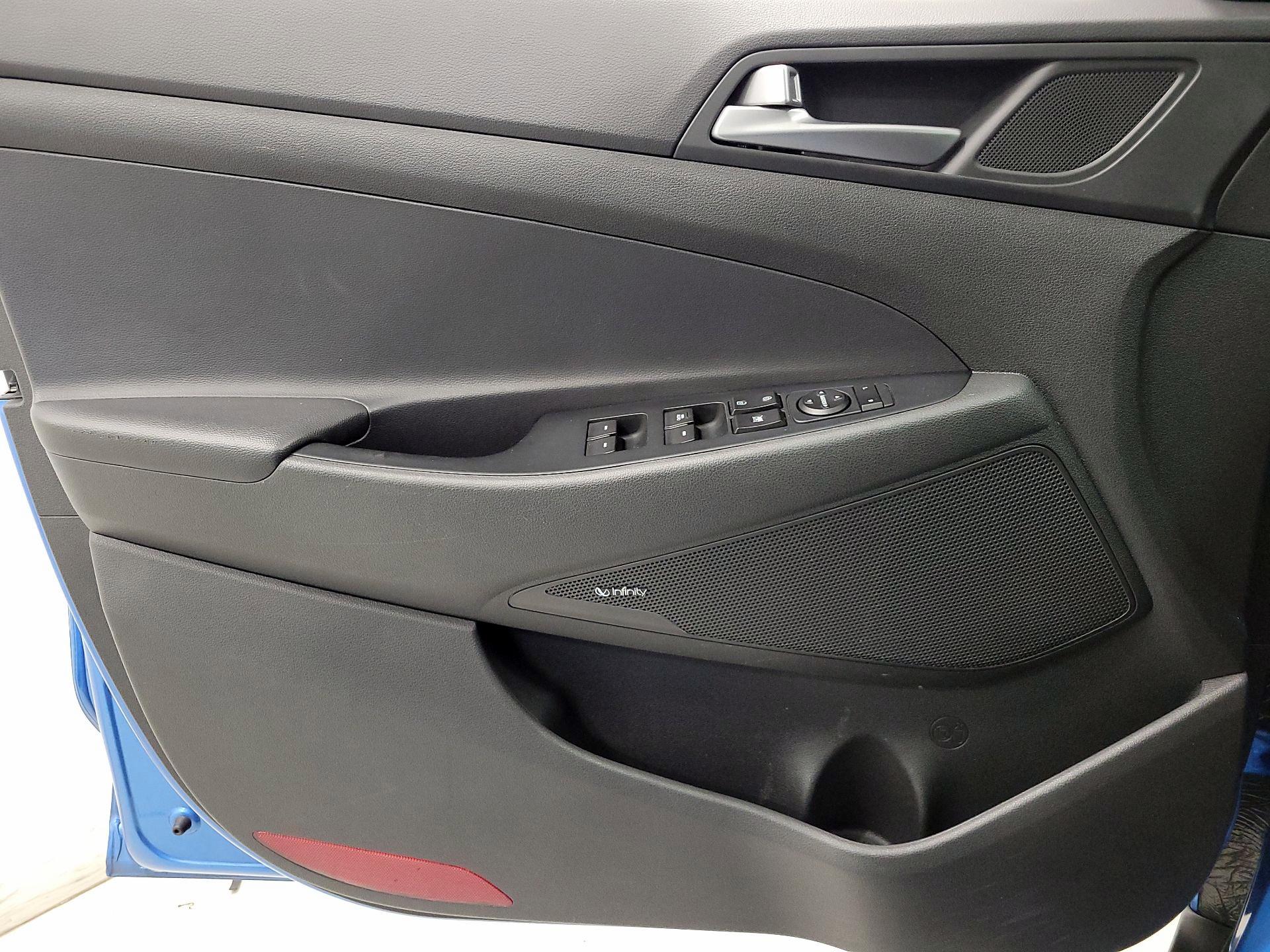 Thumbnail: 2017 Hyundai Tucson - 12
