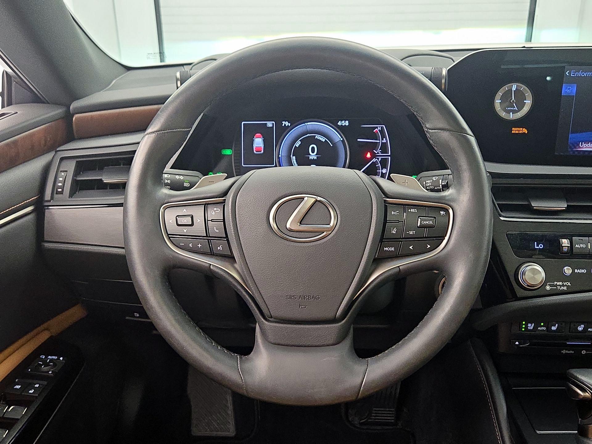 Thumbnail: 2022 Lexus ES - 10