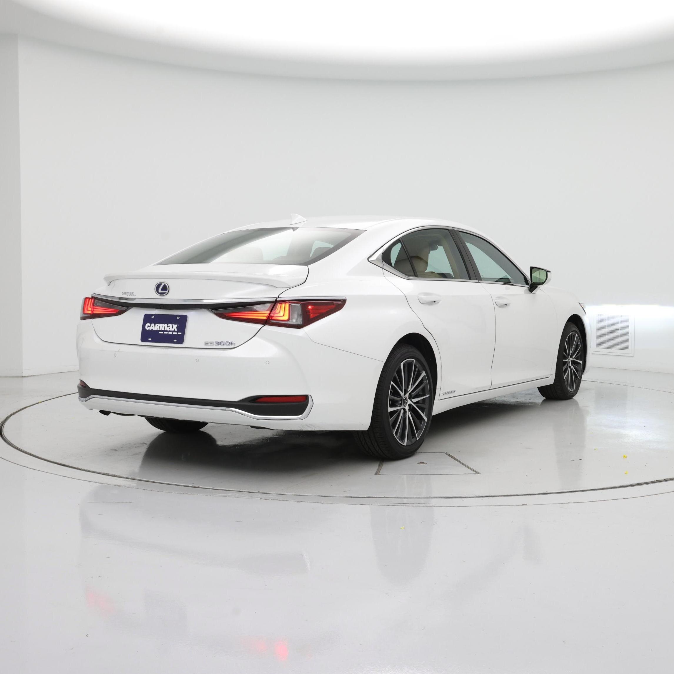 Thumbnail: 2022 Lexus ES - 8