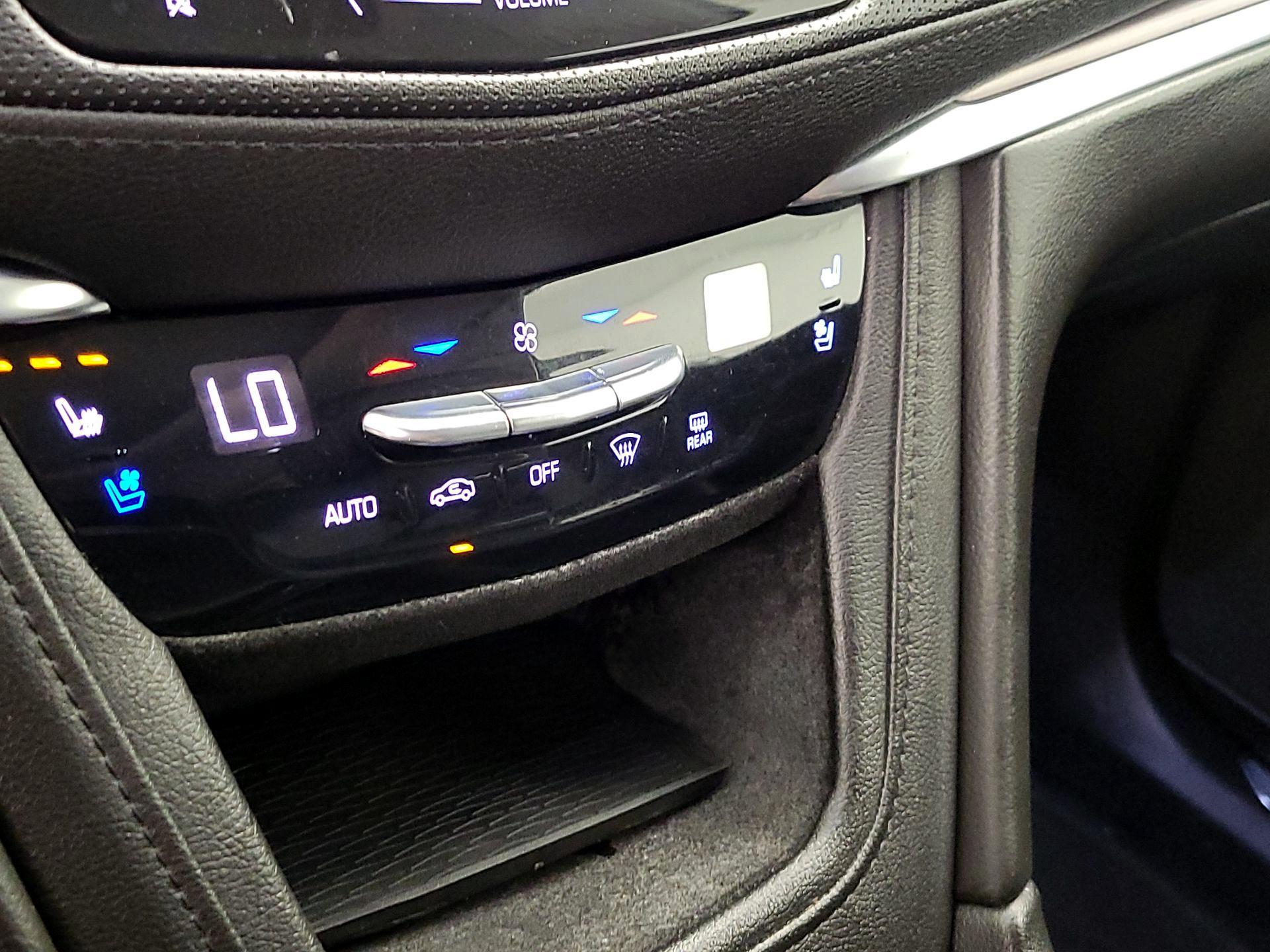 Thumbnail: 2019 Cadillac XT5 - 16