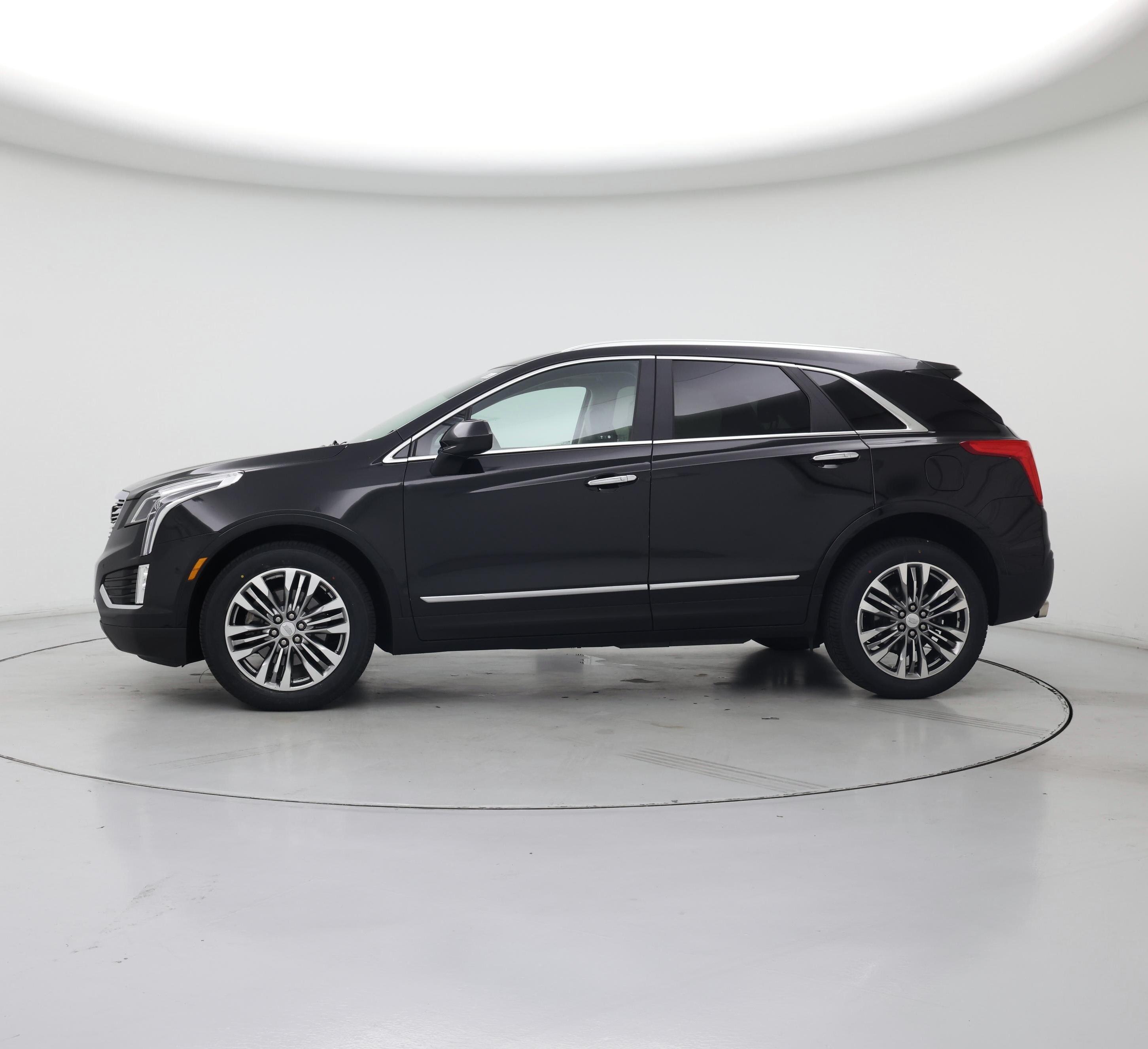 Thumbnail: 2019 Cadillac XT5 - 3