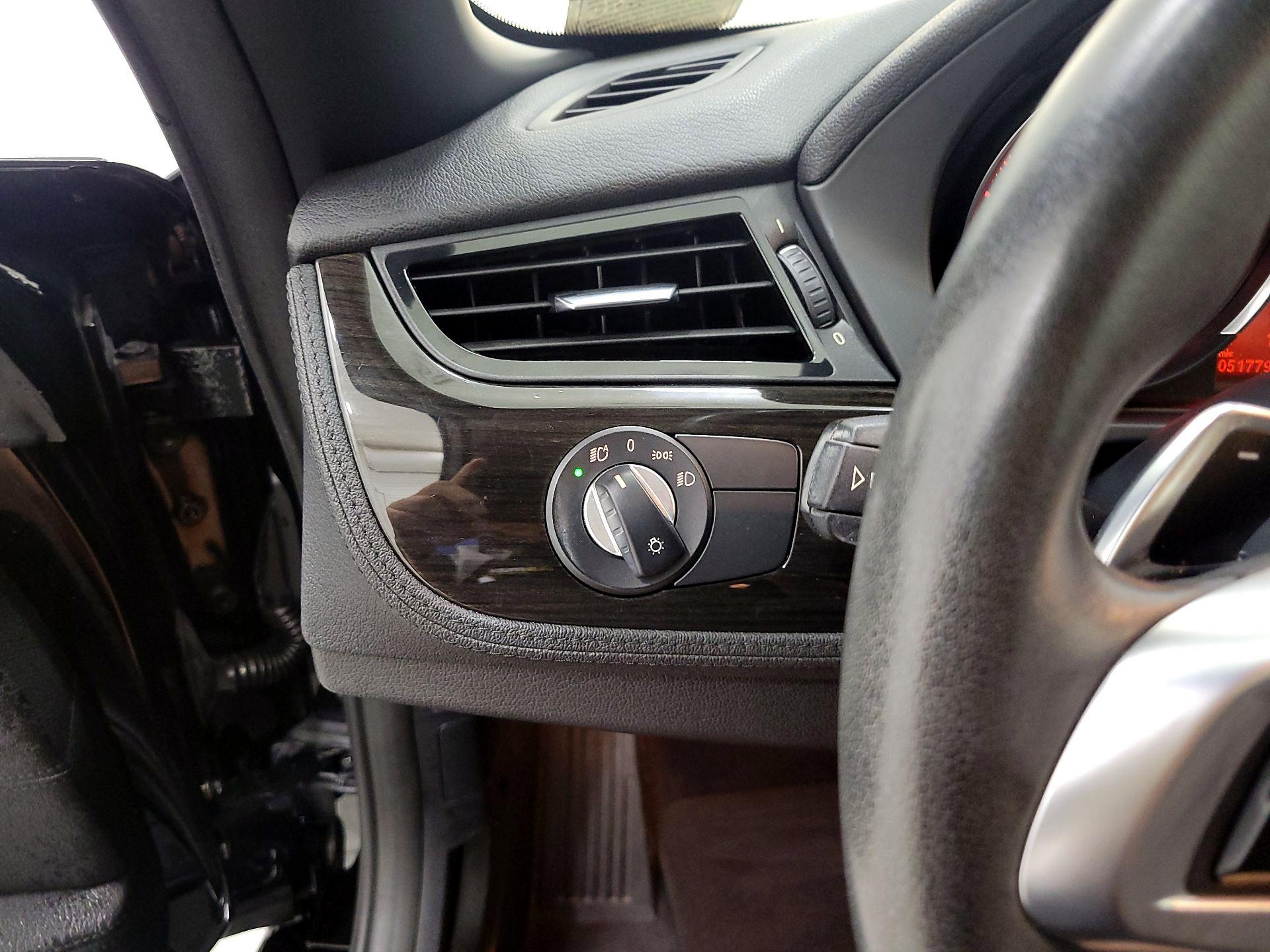 Thumbnail: 2014 BMW Z4 - 13