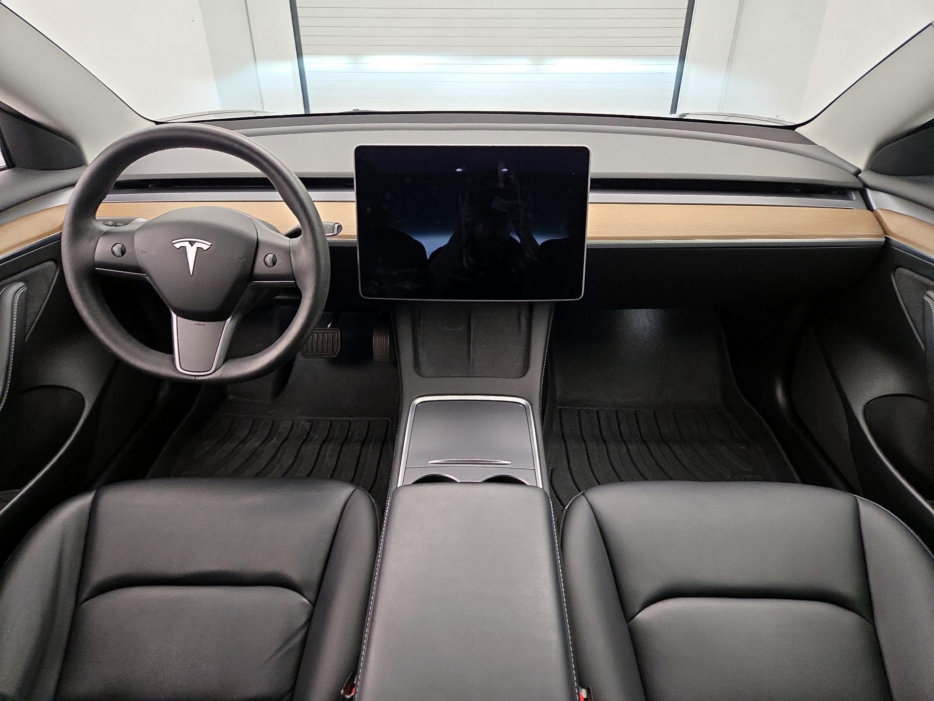 Thumbnail: 2022 Tesla Model 3 - 9