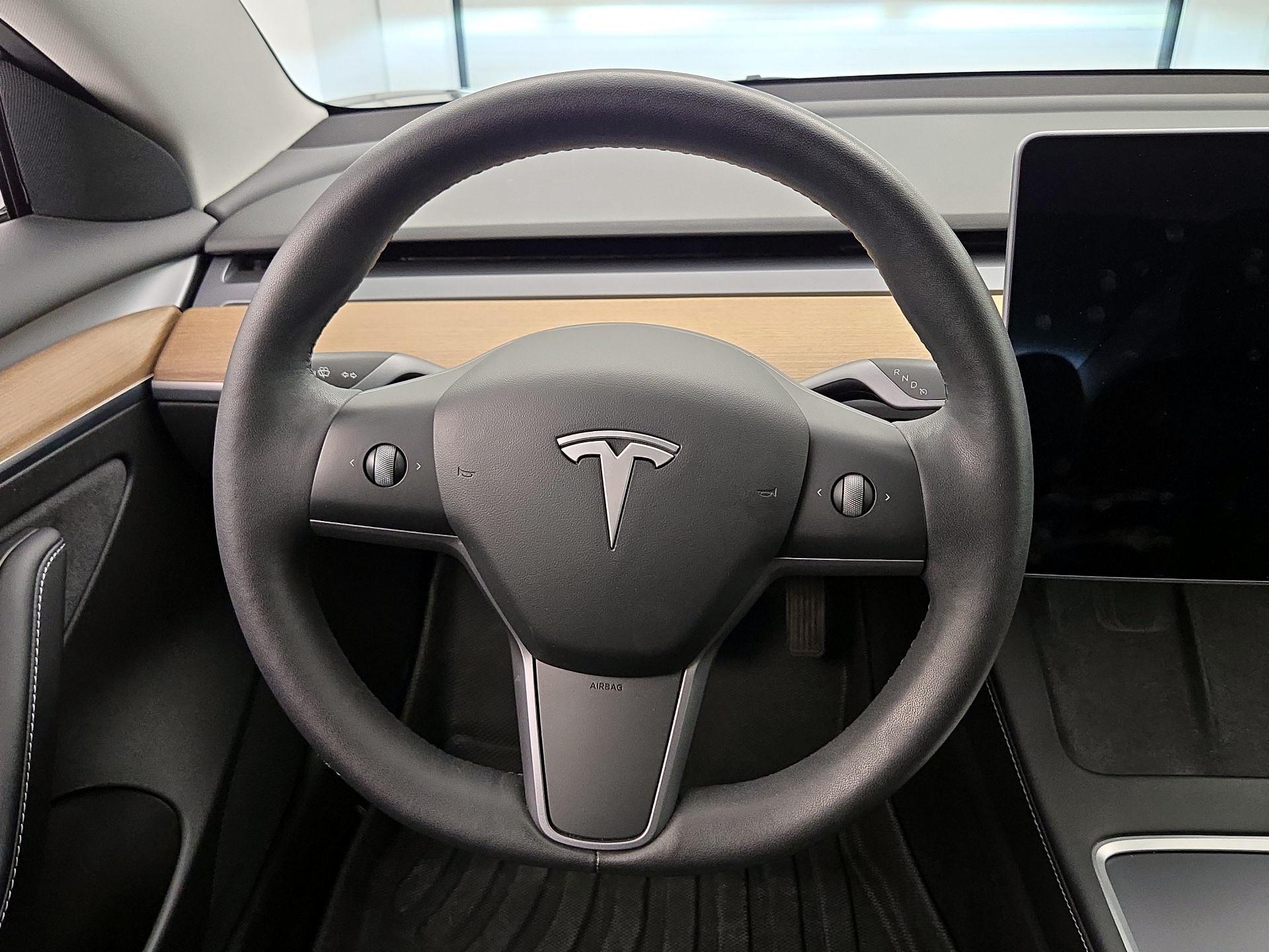 Thumbnail: 2022 Tesla Model 3 - 10