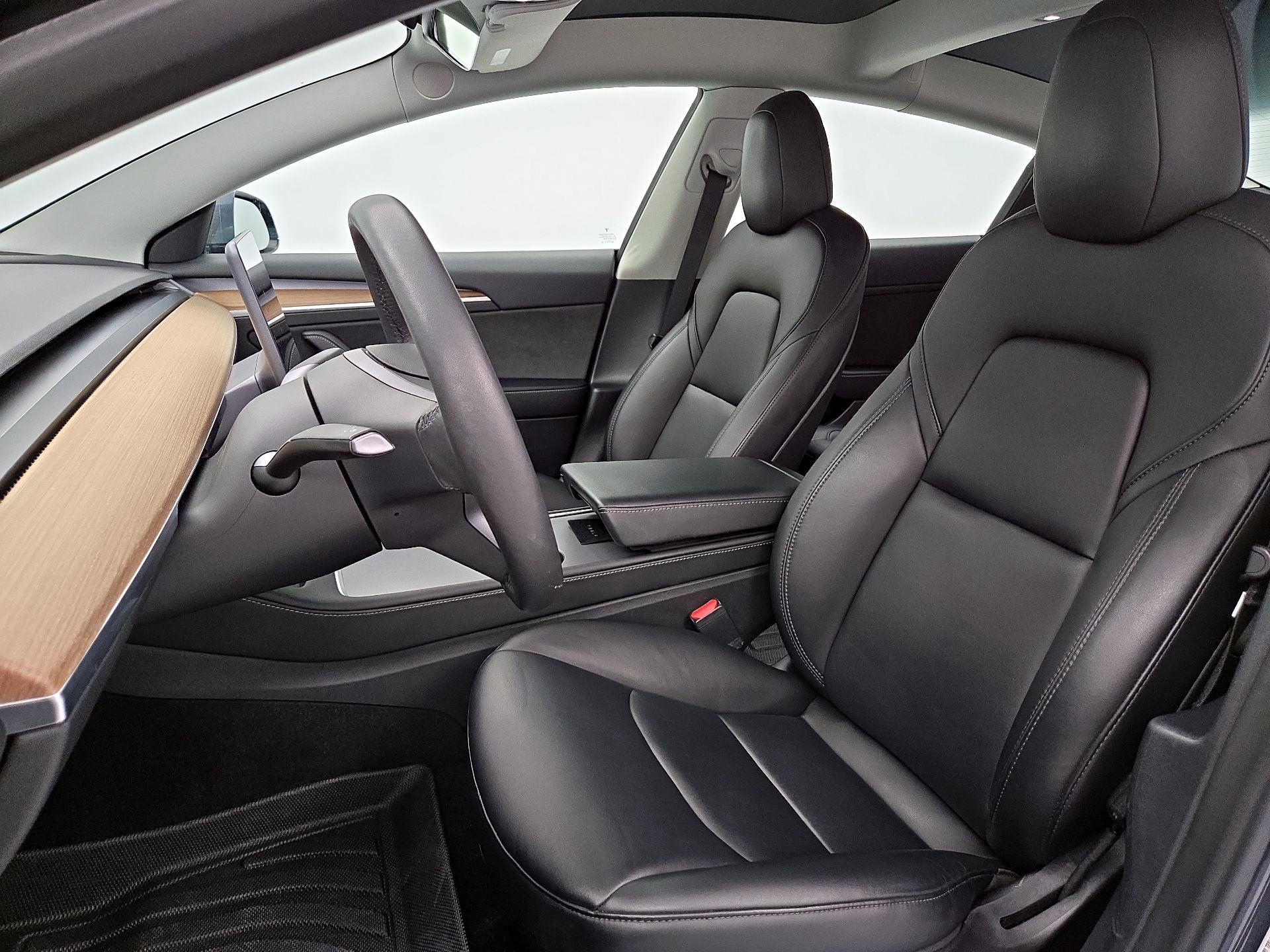 Thumbnail: 2022 Tesla Model 3 - 11