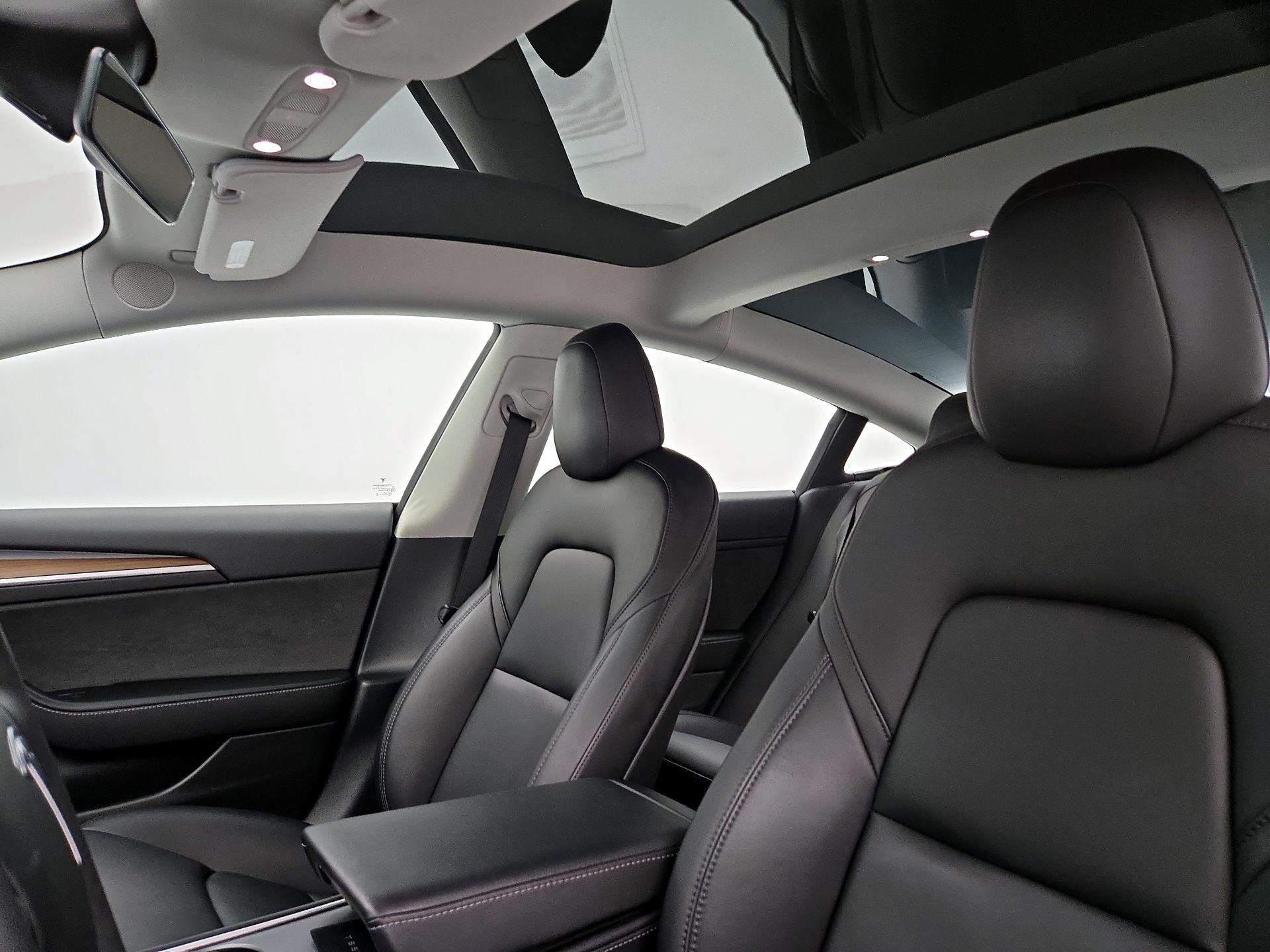 Thumbnail: 2022 Tesla Model 3 - 19