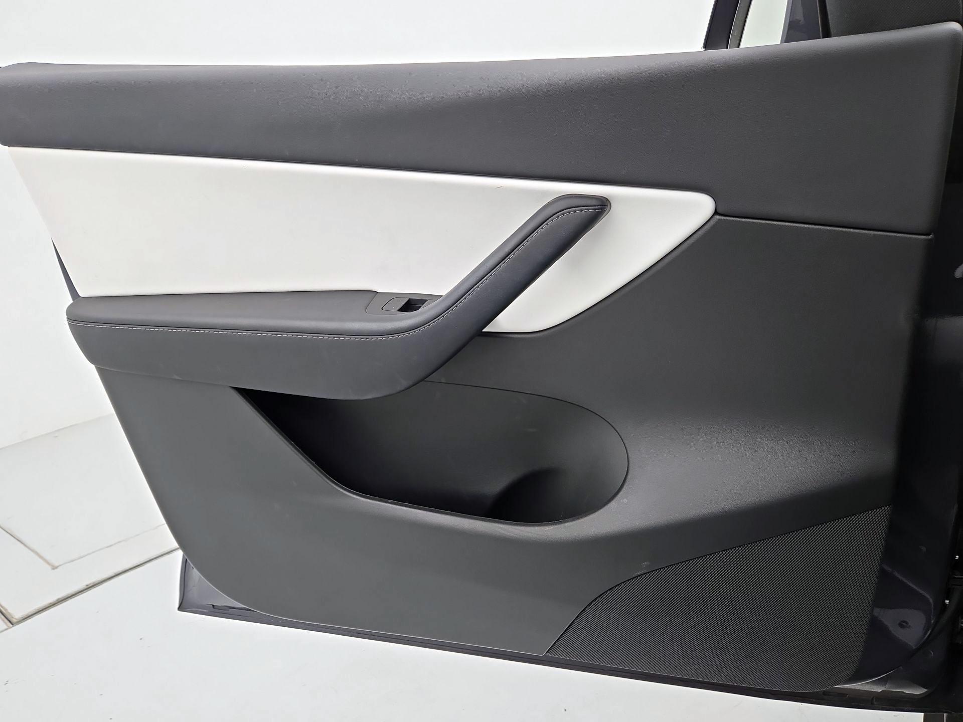Thumbnail: 2022 Tesla Model Y - 12