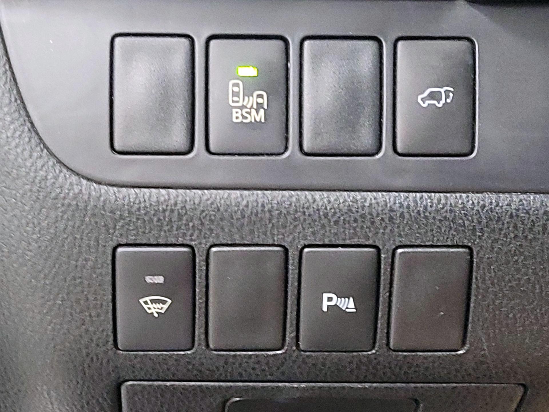 Thumbnail: 2015 Toyota Highlander - 13