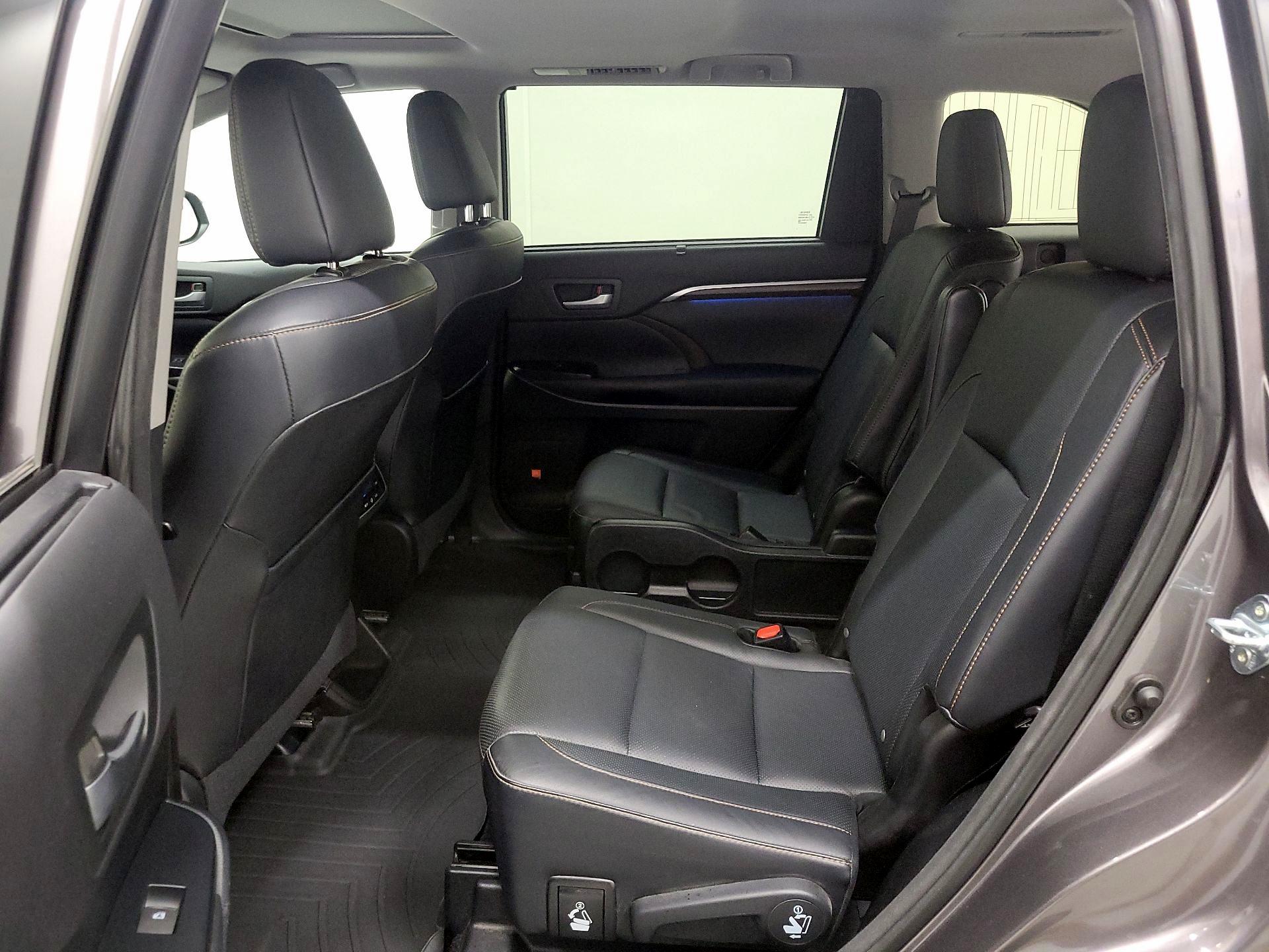 Thumbnail: 2015 Toyota Highlander - 20