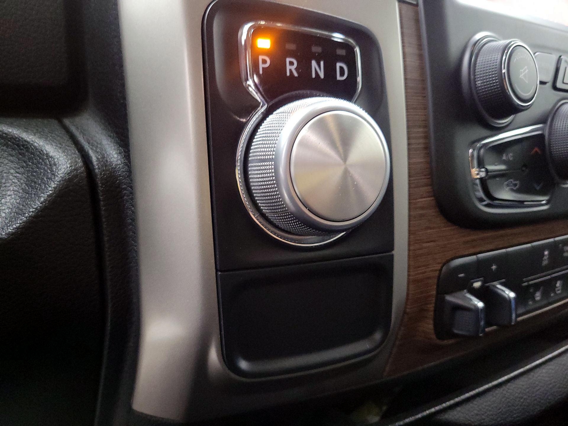 Thumbnail: 2019 RAM 1500 Classic - 17
