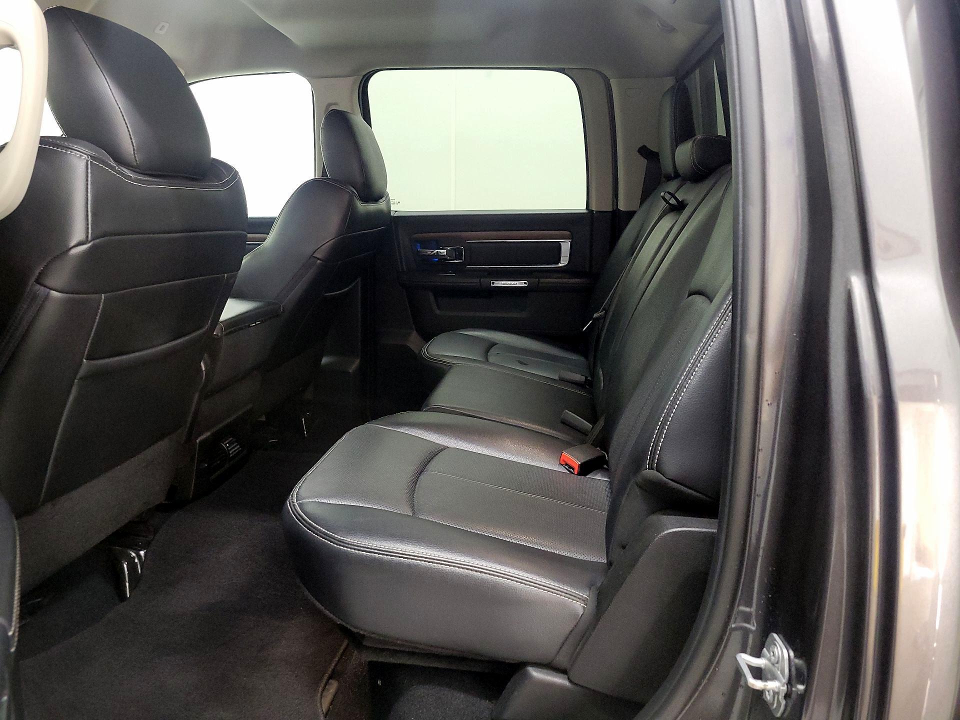 Thumbnail: 2019 RAM 1500 Classic - 19